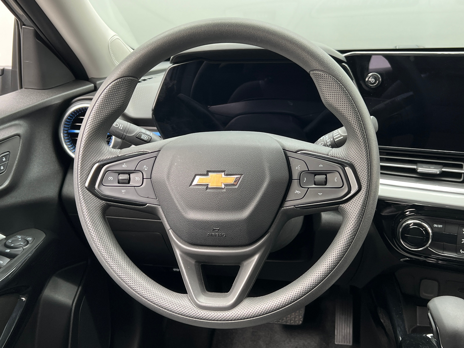 Thumbnail: 2025 Chevrolet Trax - 5