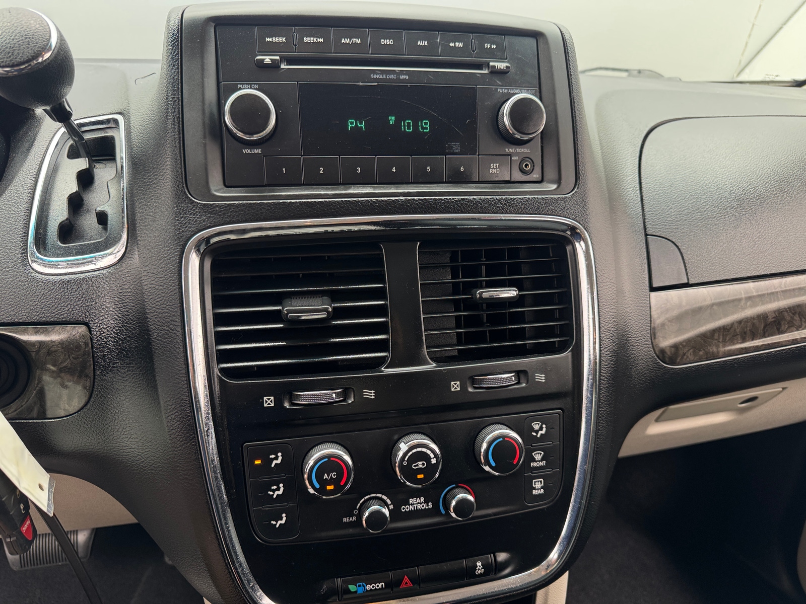 Thumbnail: 2011 Dodge Grand Caravan - 4