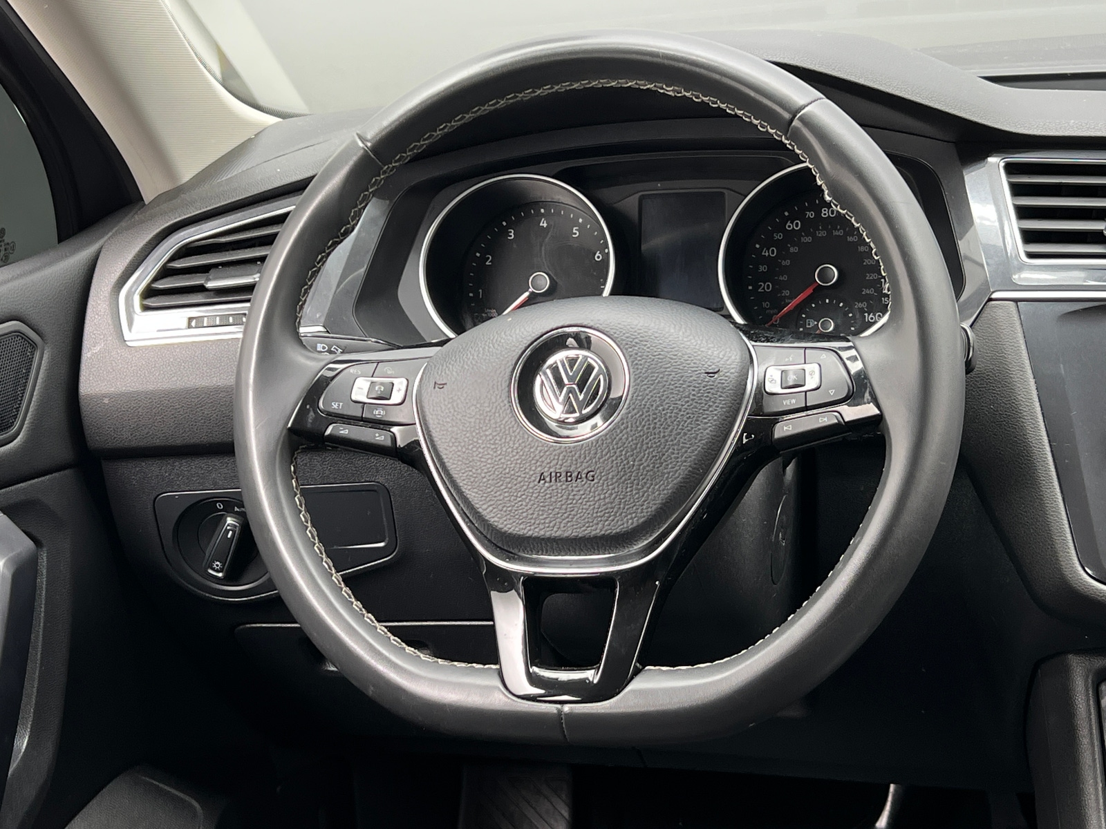 Thumbnail: 2021 Volkswagen Tiguan - 5