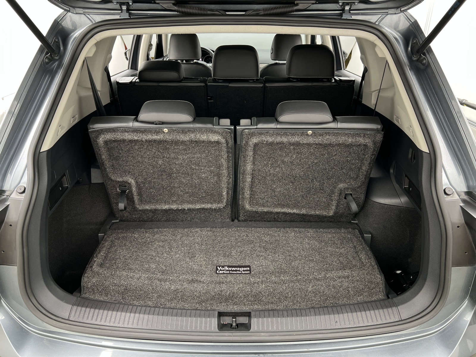 Thumbnail: 2021 Volkswagen Tiguan - 7