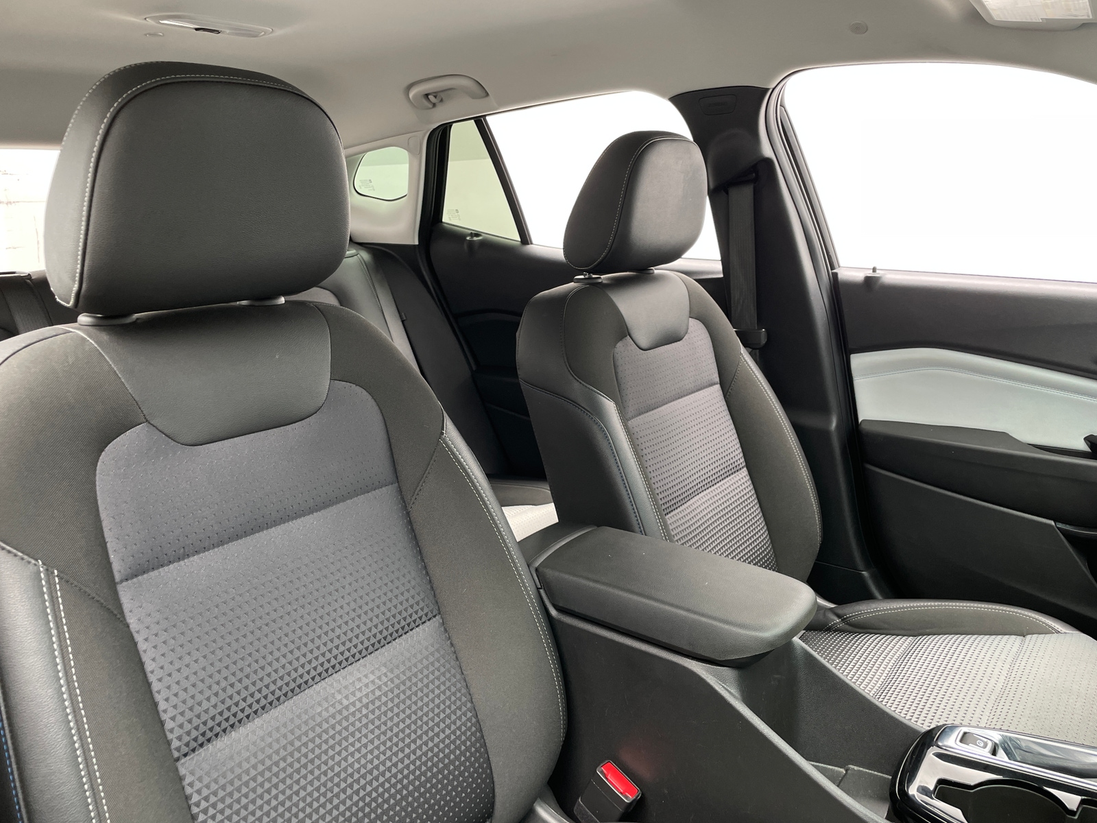 Thumbnail: 2025 Chevrolet Trax - 2