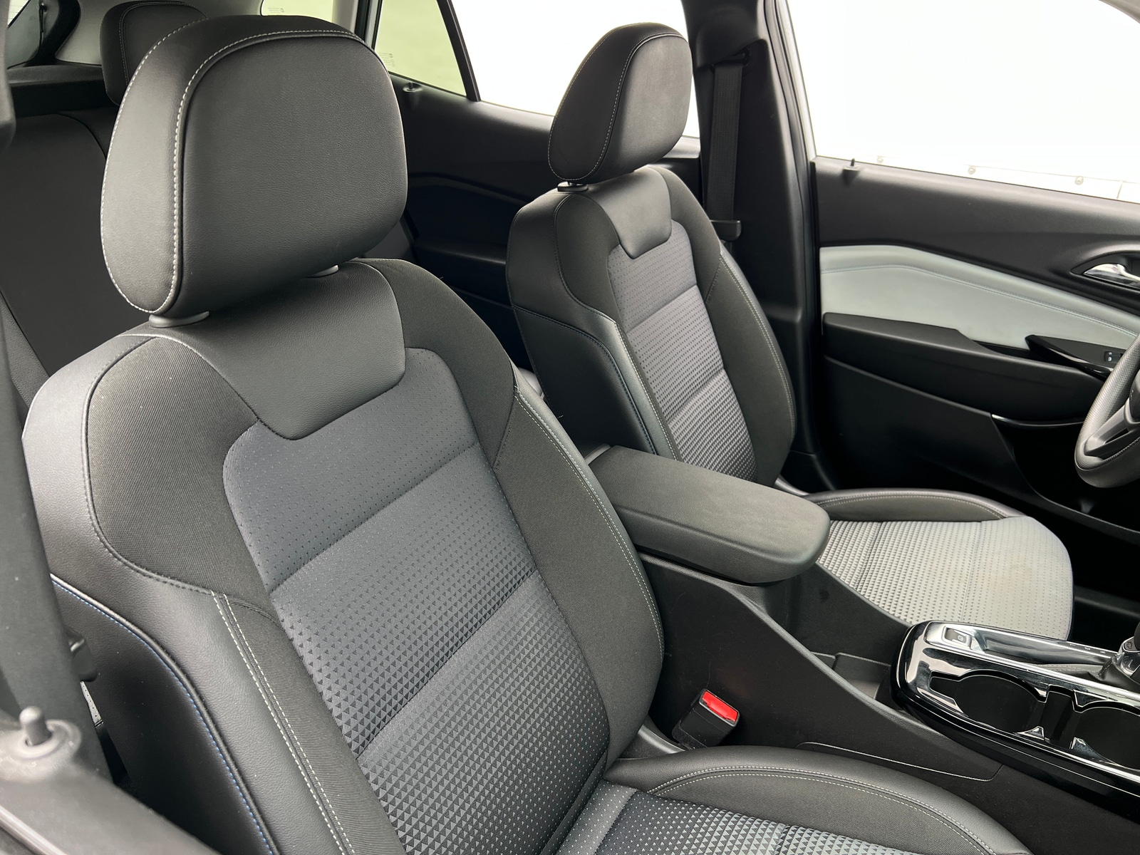 Thumbnail: 2025 Chevrolet Trax - 2