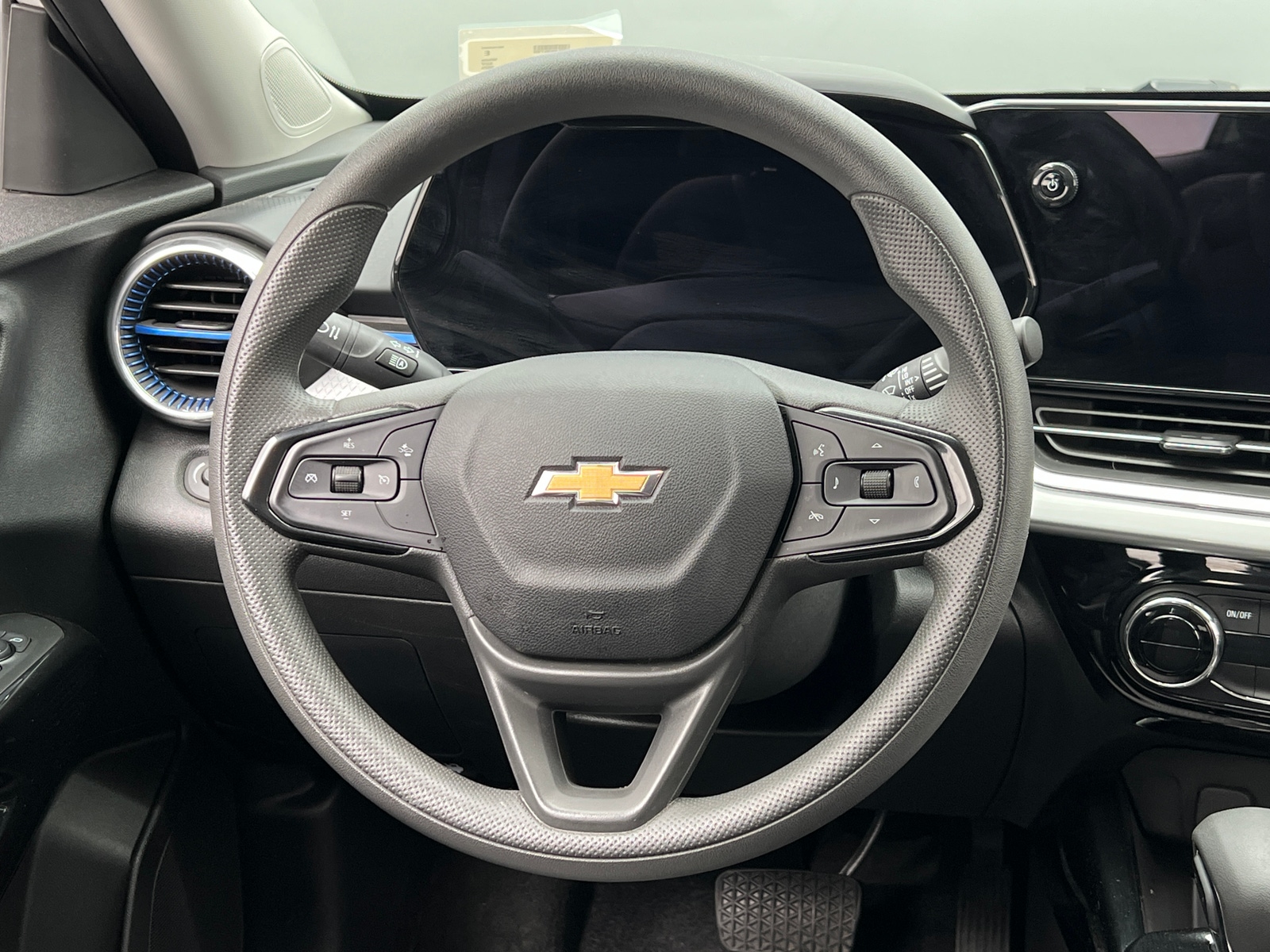 Thumbnail: 2025 Chevrolet Trax - 5