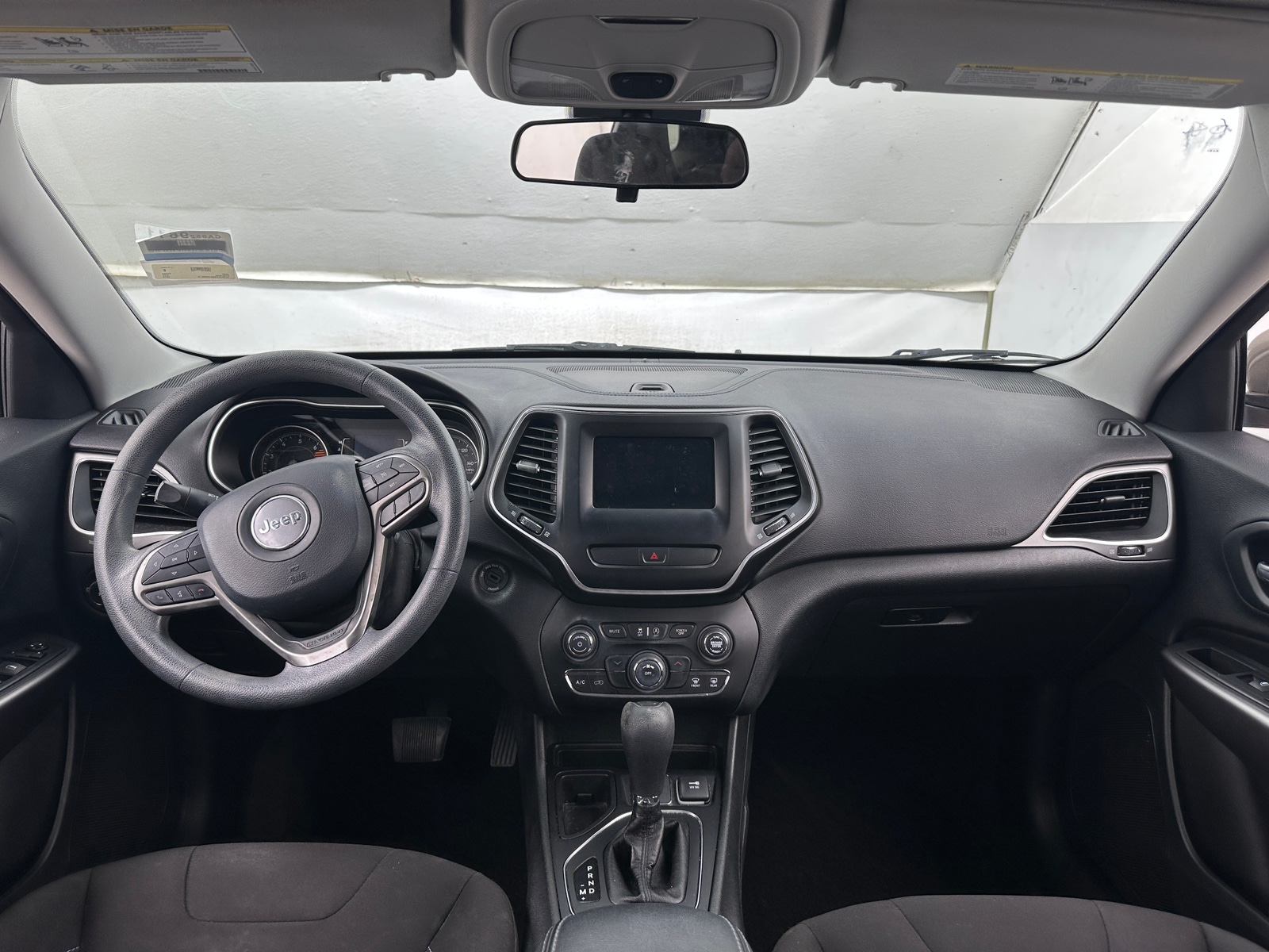 Thumbnail: 2019 Jeep Cherokee - 3
