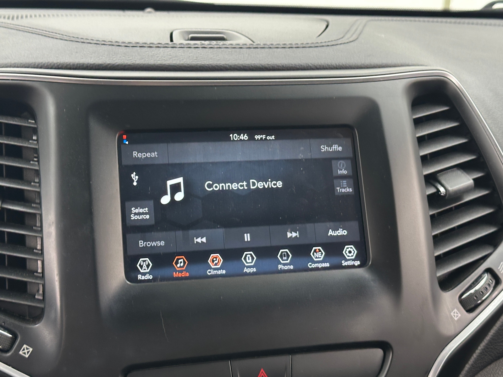 Thumbnail: 2019 Jeep Cherokee - 4