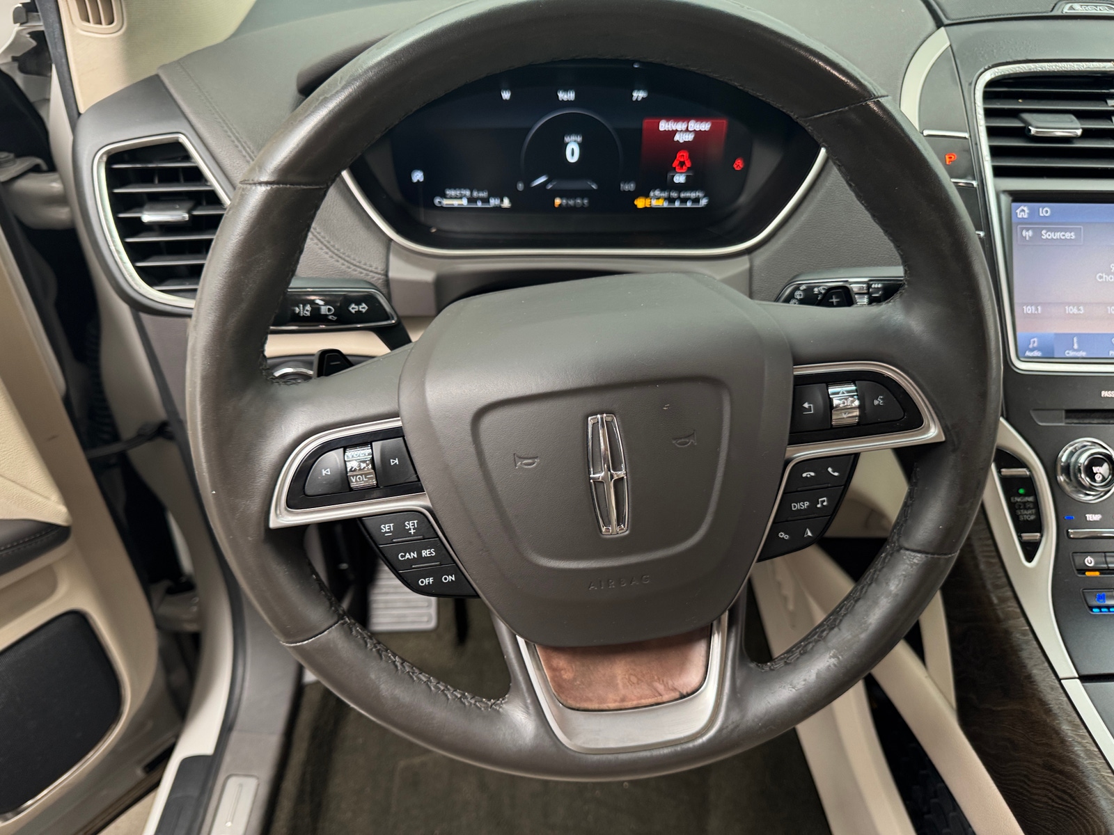 Thumbnail: 2020 Lincoln Nautilus - 4