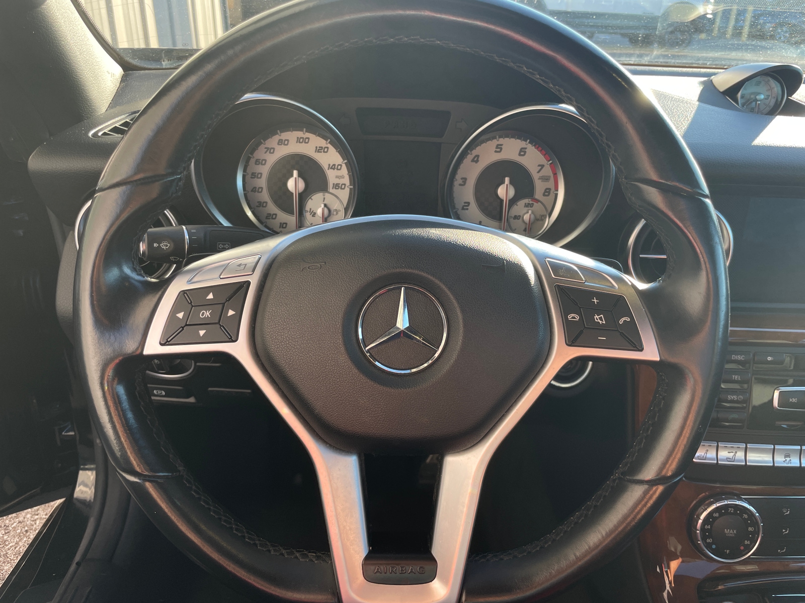 Thumbnail: 2014 Mercedes-Benz SLK - 4