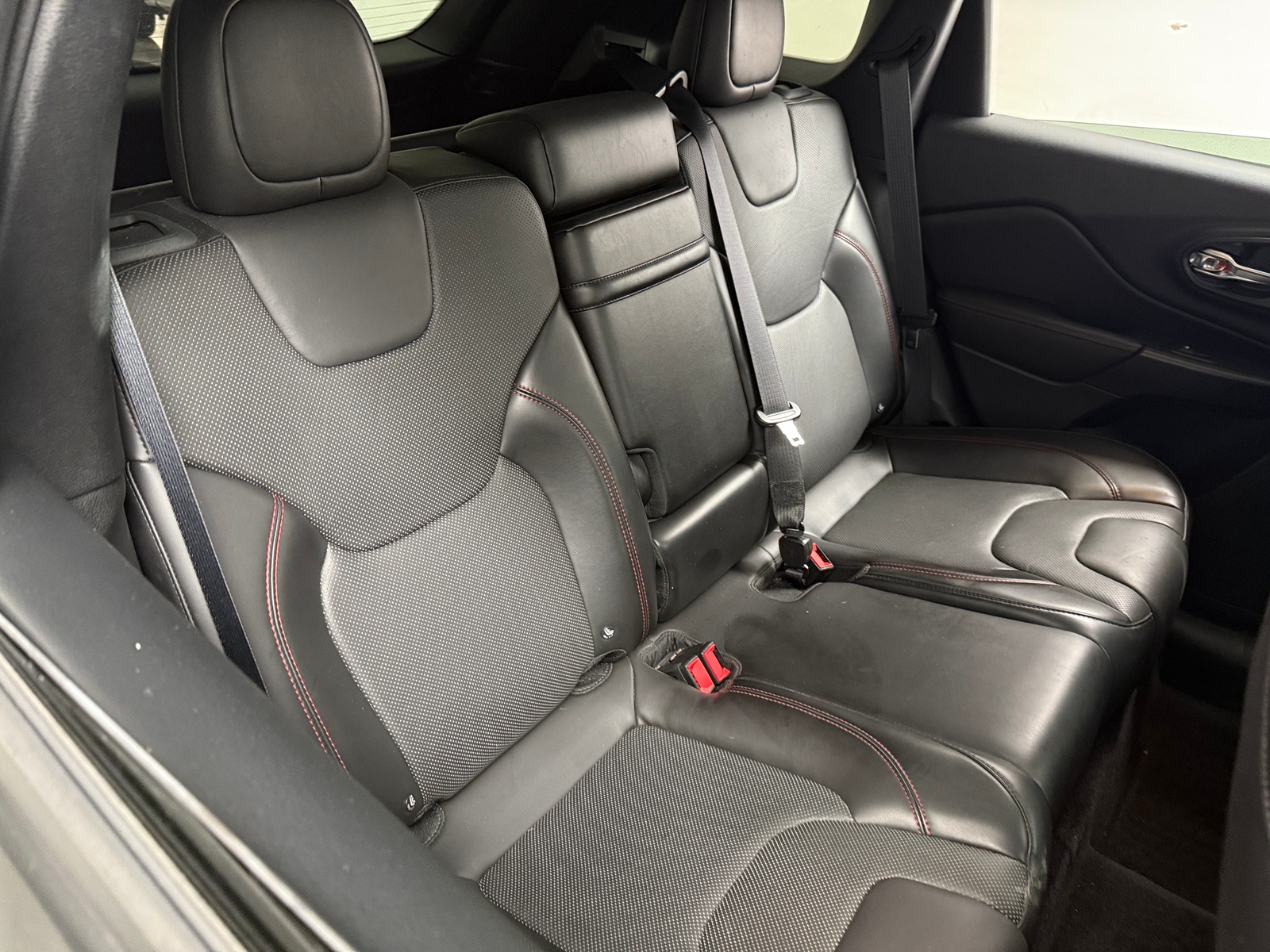 Thumbnail: 2019 Jeep Cherokee - 5