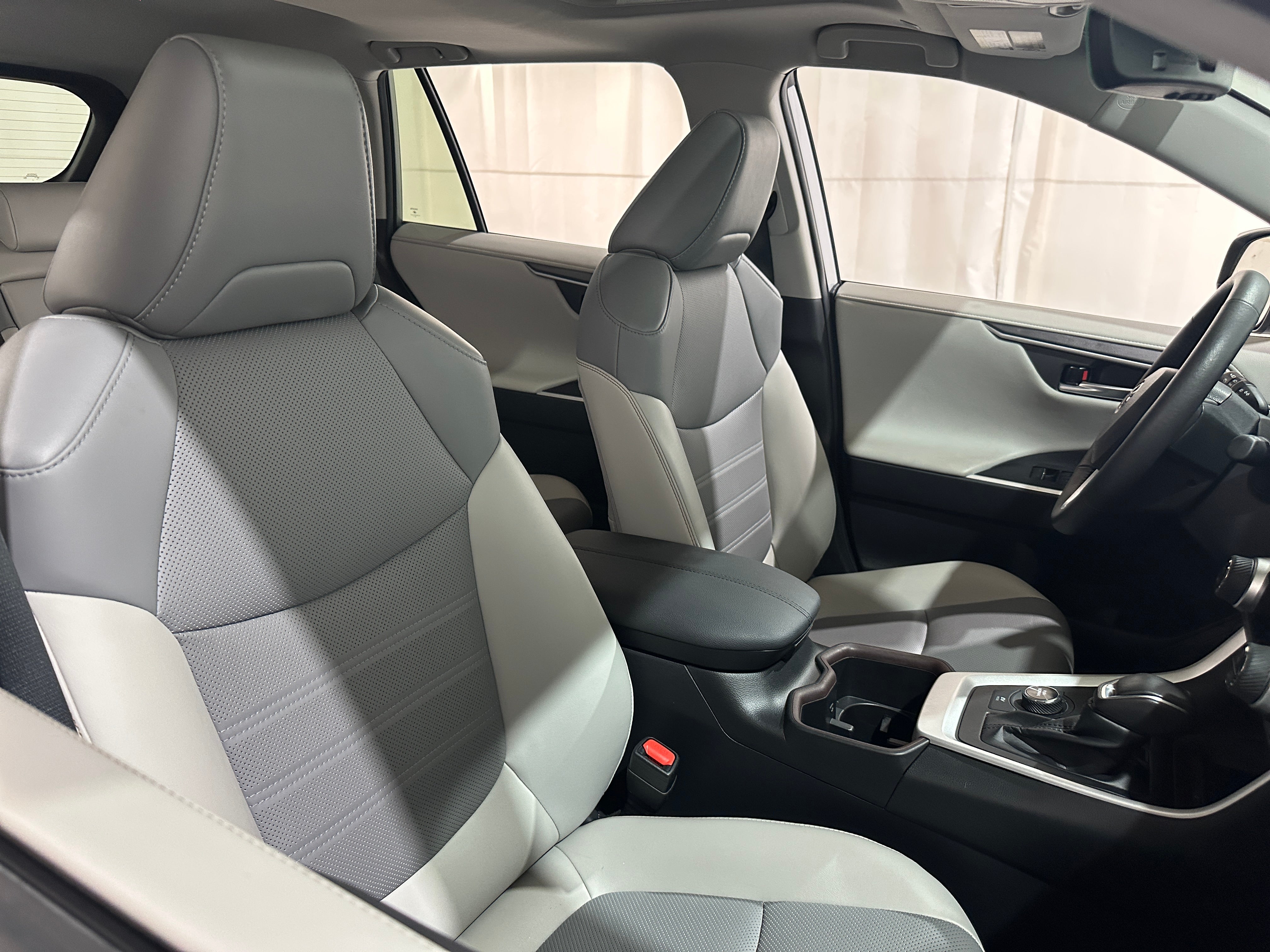 2023 Toyota RAV4 Limited - Photo 2