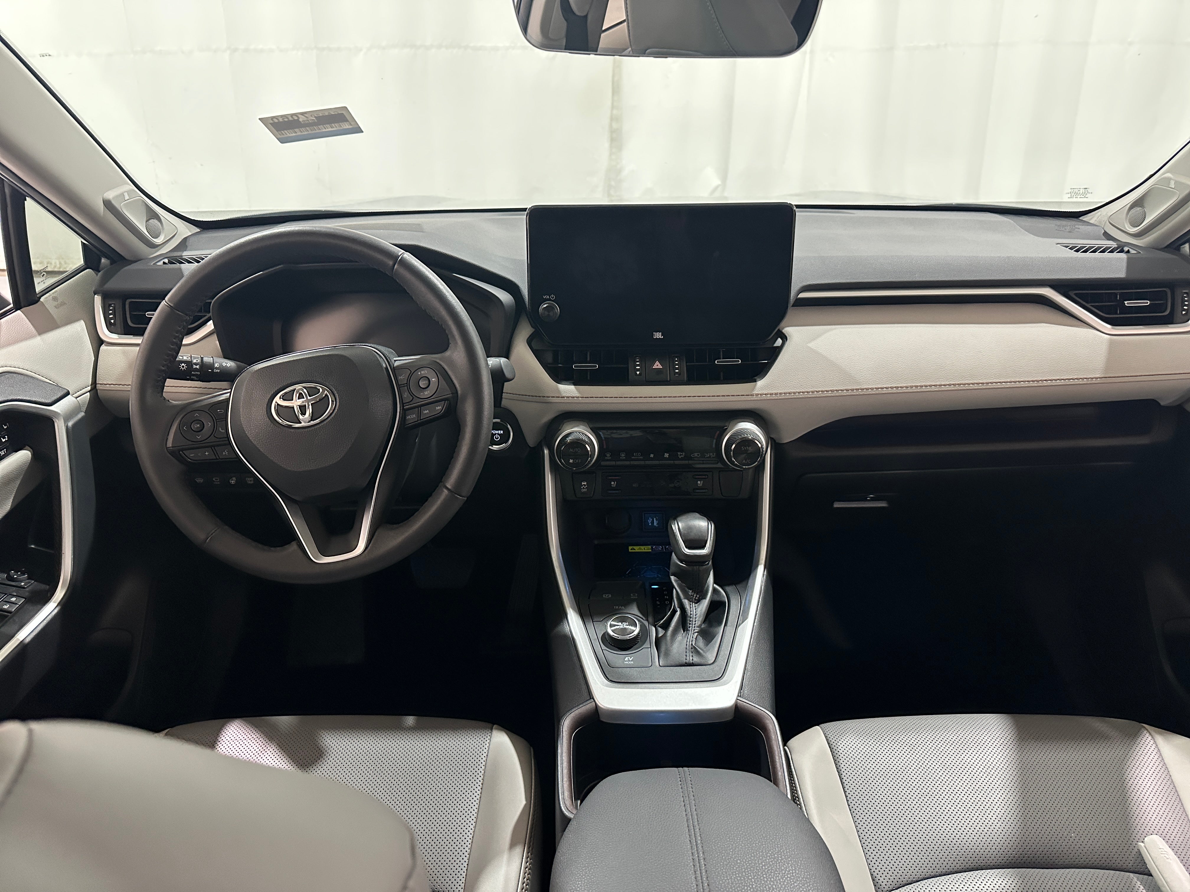 2023 Toyota RAV4 Limited - Photo 5