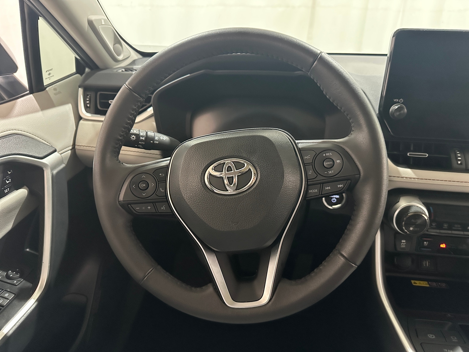 Thumbnail: 2023 Toyota RAV4 - 4