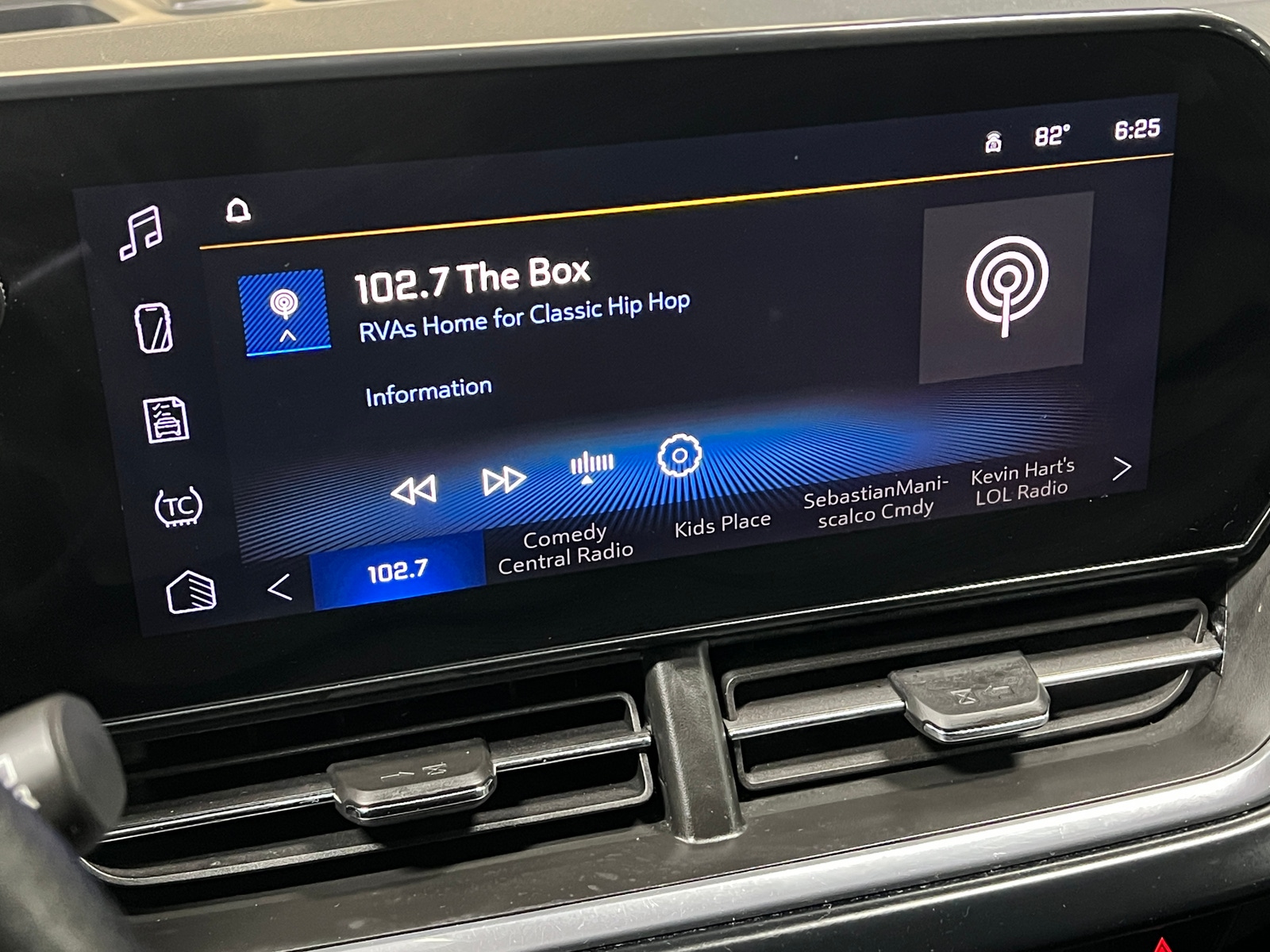 Thumbnail: 2024 Chevrolet Trax - 3