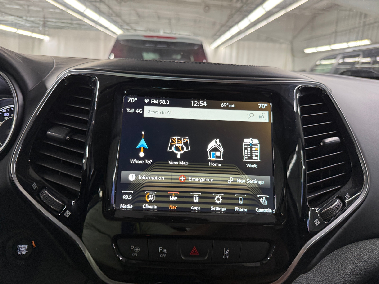 Thumbnail: 2019 Jeep Cherokee - 3