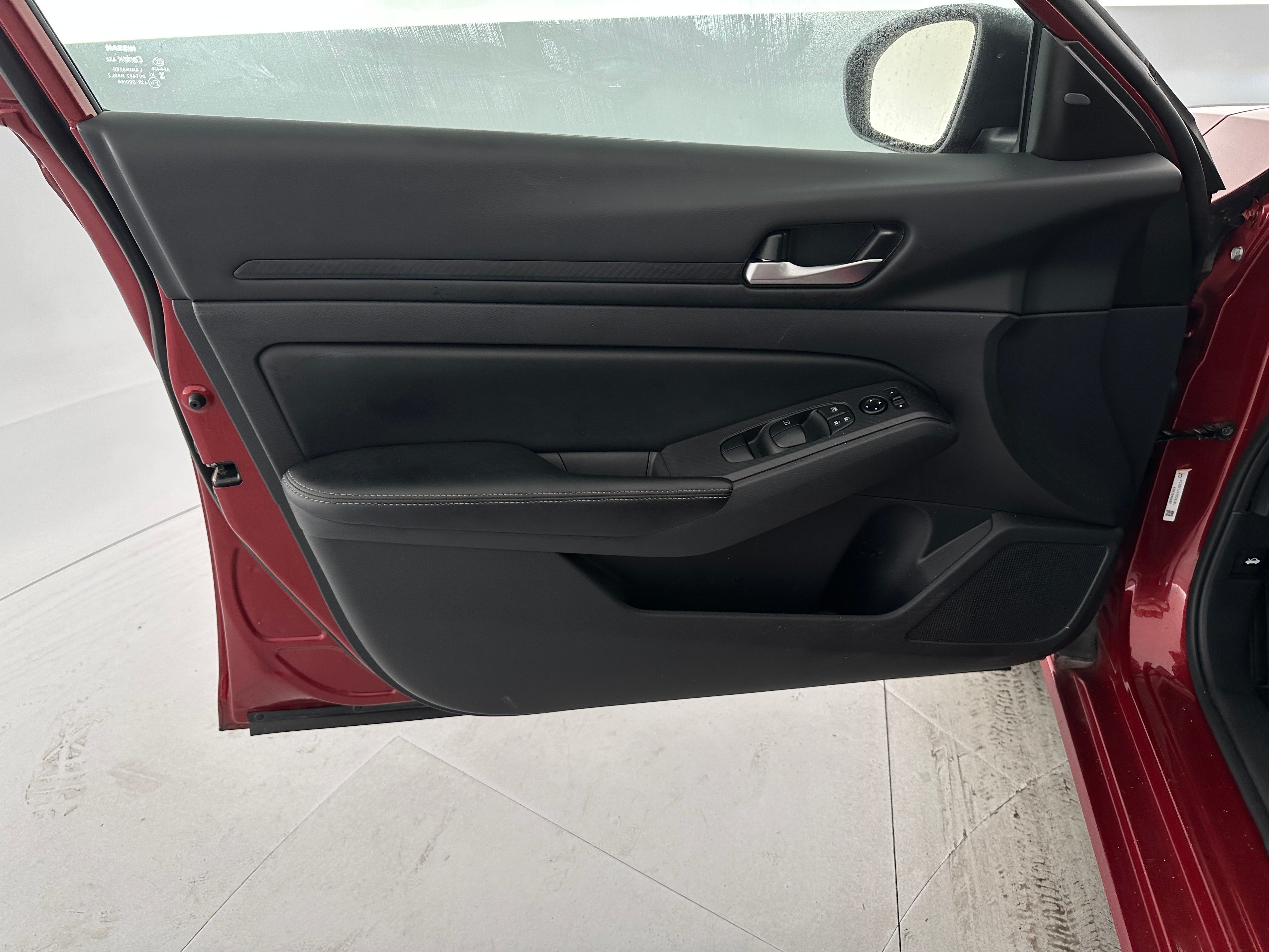 2025 Nissan Altima SV - Photo 9