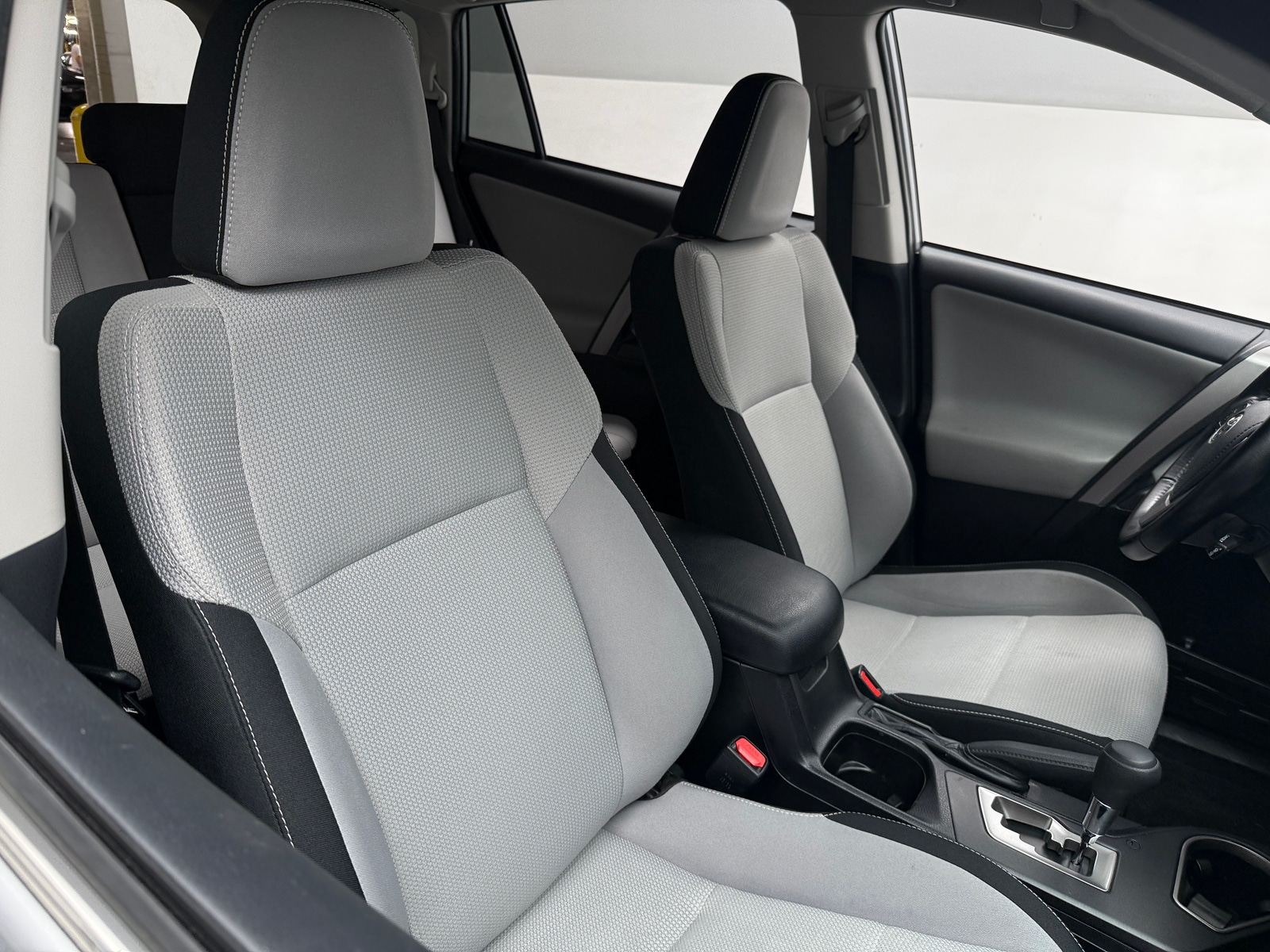 Thumbnail: 2018 Toyota RAV4 - 2