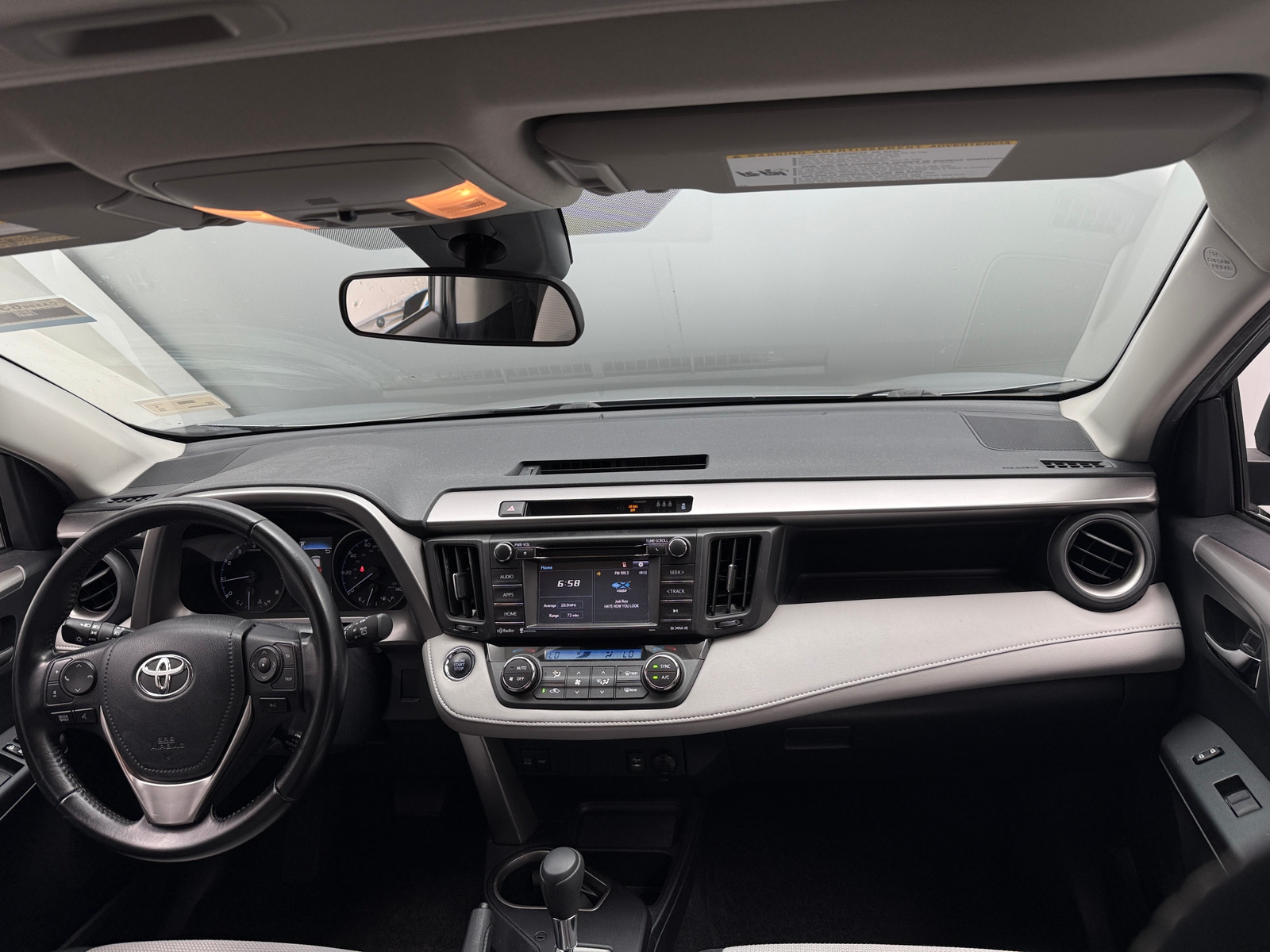 Thumbnail: 2018 Toyota RAV4 - 3