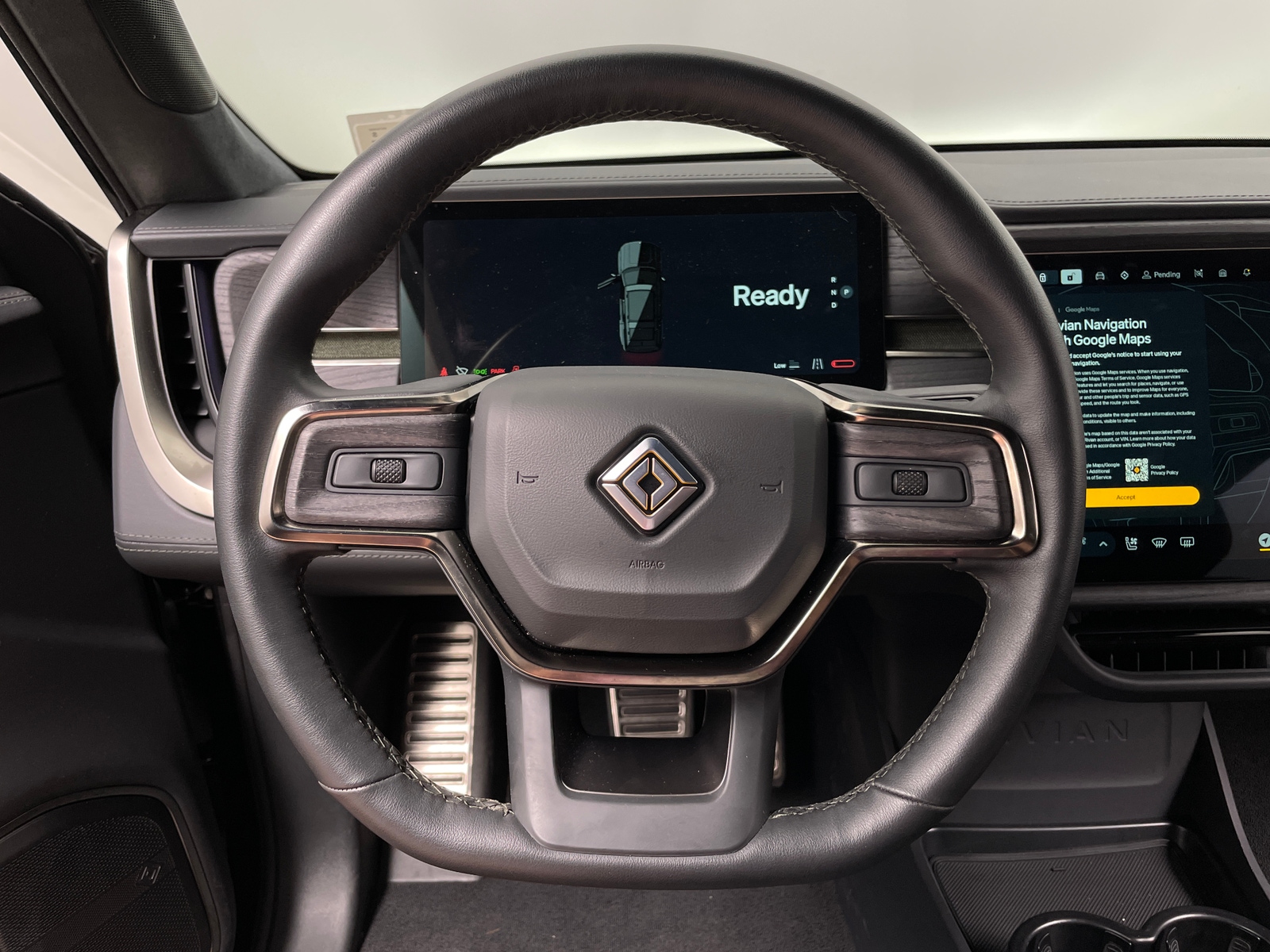 Thumbnail: 2023 Rivian R1S - 4
