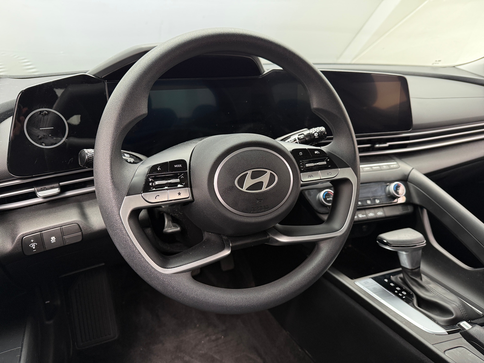Thumbnail: 2024 Hyundai Elantra - 5