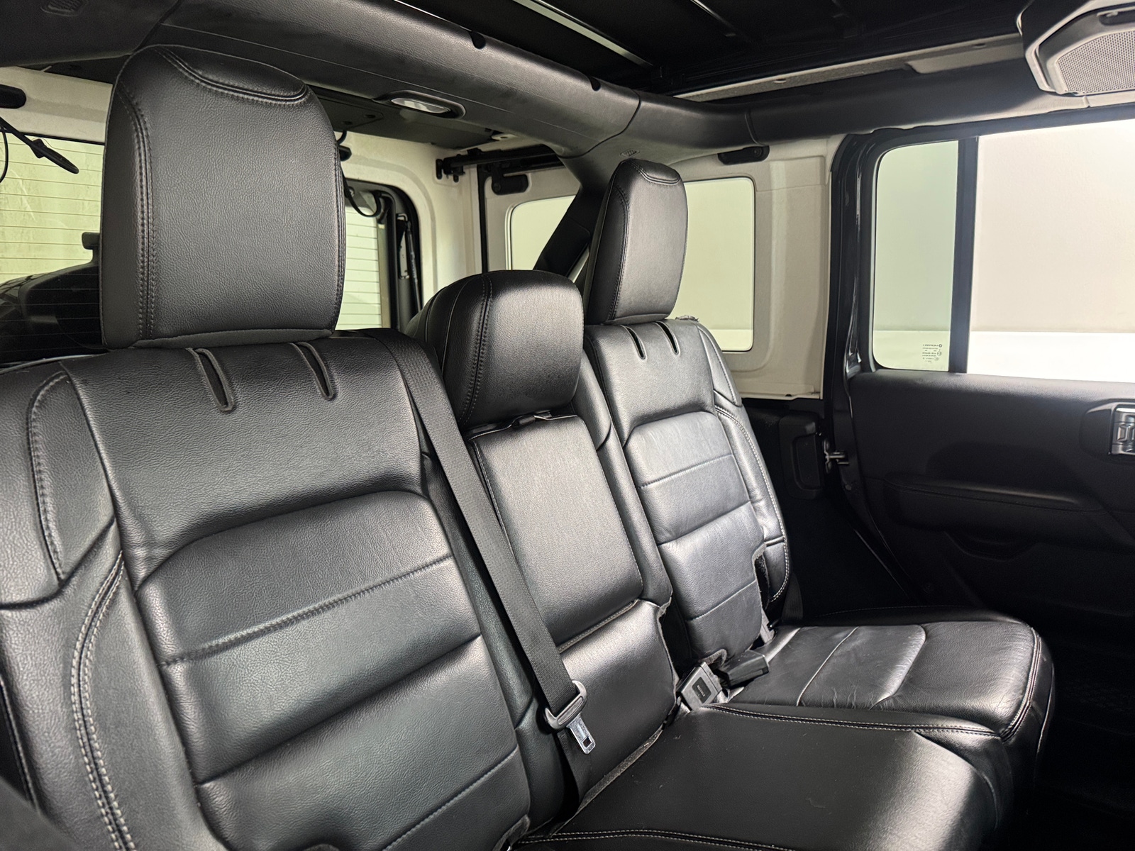 Thumbnail: 2019 Jeep Wrangler - 5