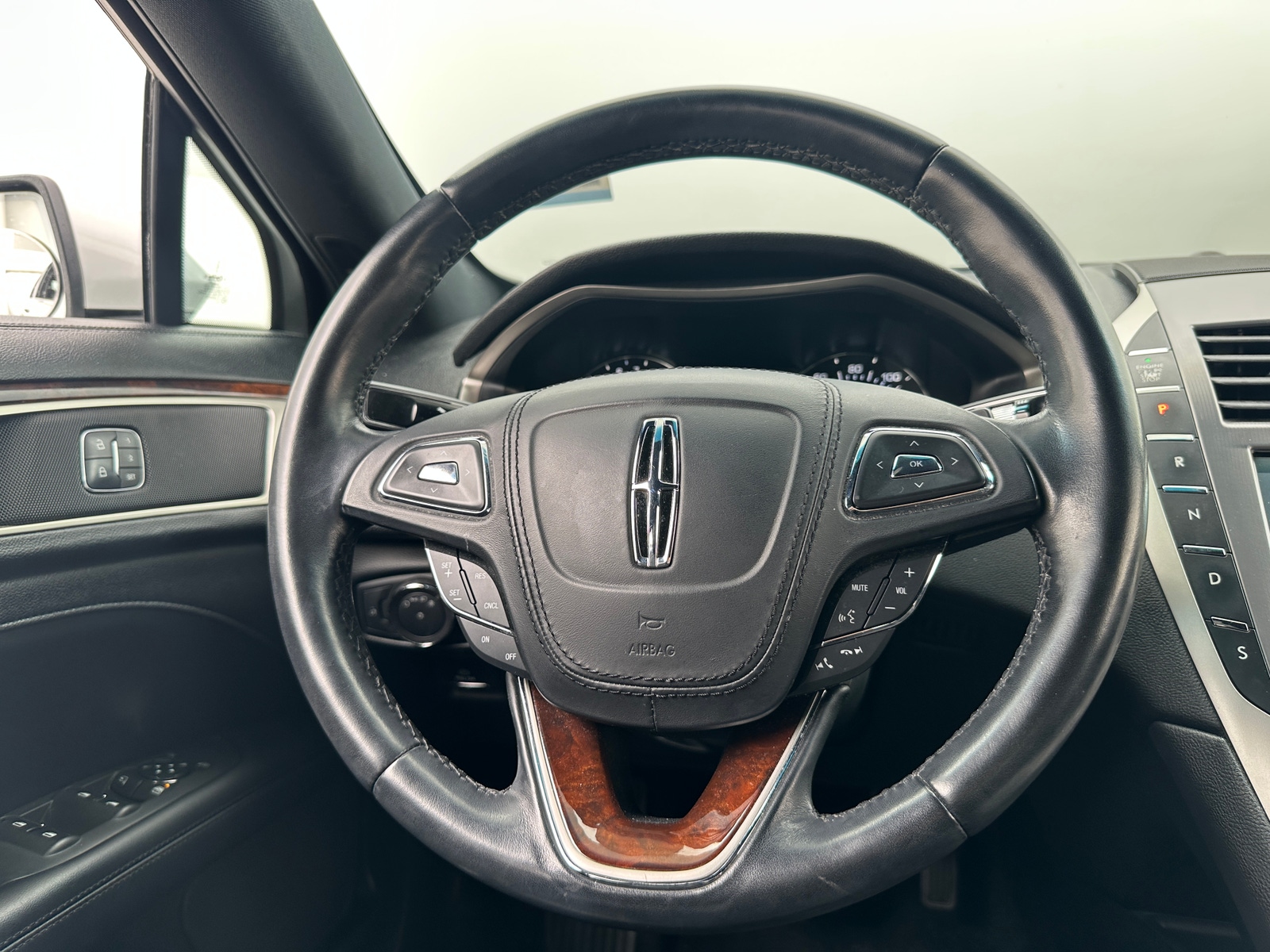 Thumbnail: 2018 Lincoln MKZ - 4