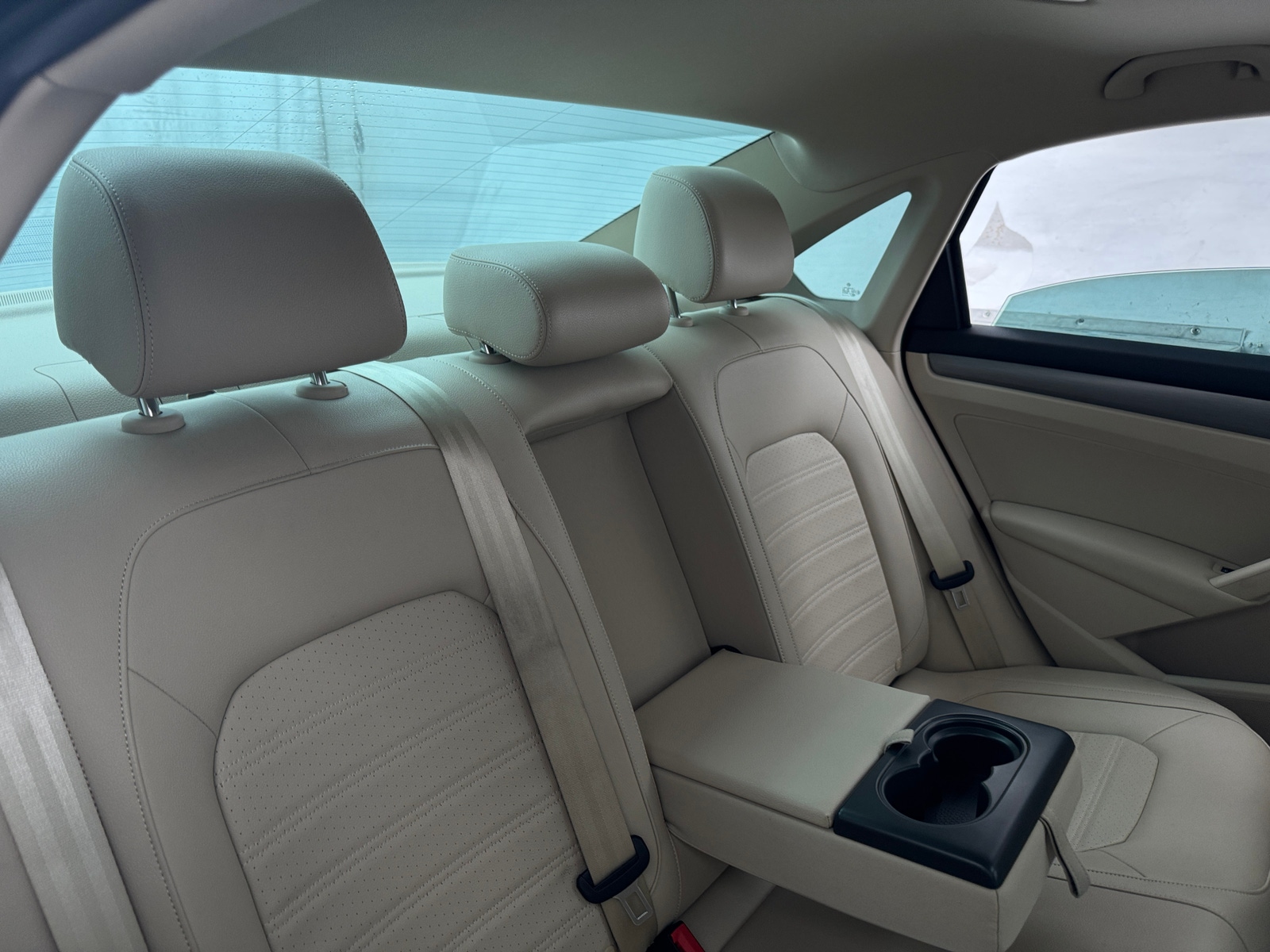 Thumbnail: 2015 Volkswagen Passat - 5