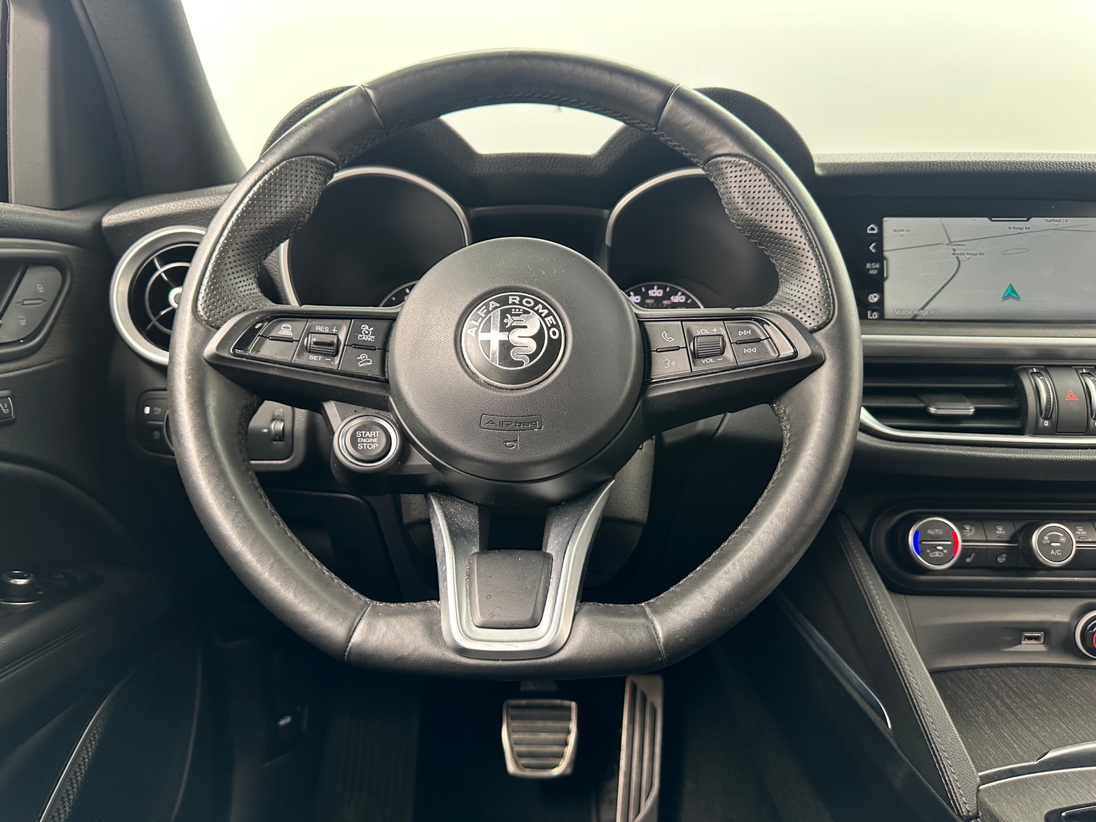 Thumbnail: 2023 Alfa Romeo Stelvio - 4