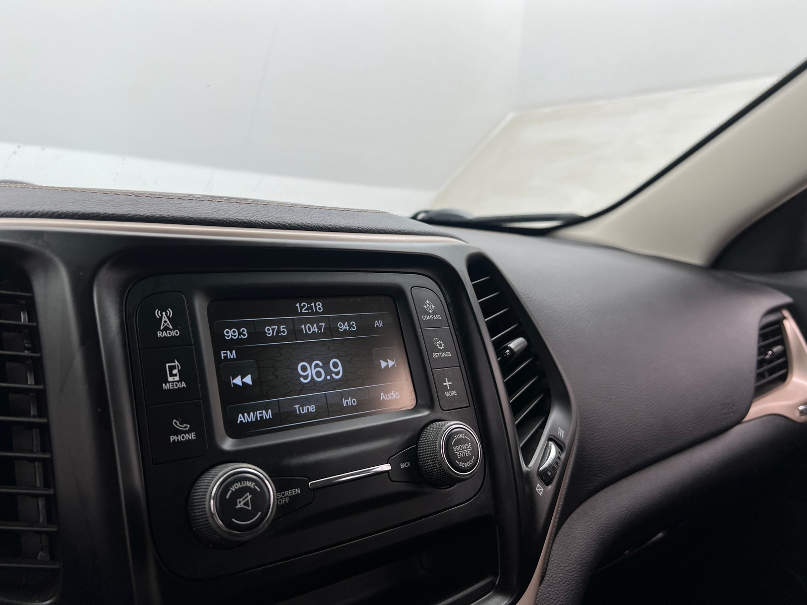 Thumbnail: 2018 Jeep Cherokee - 4