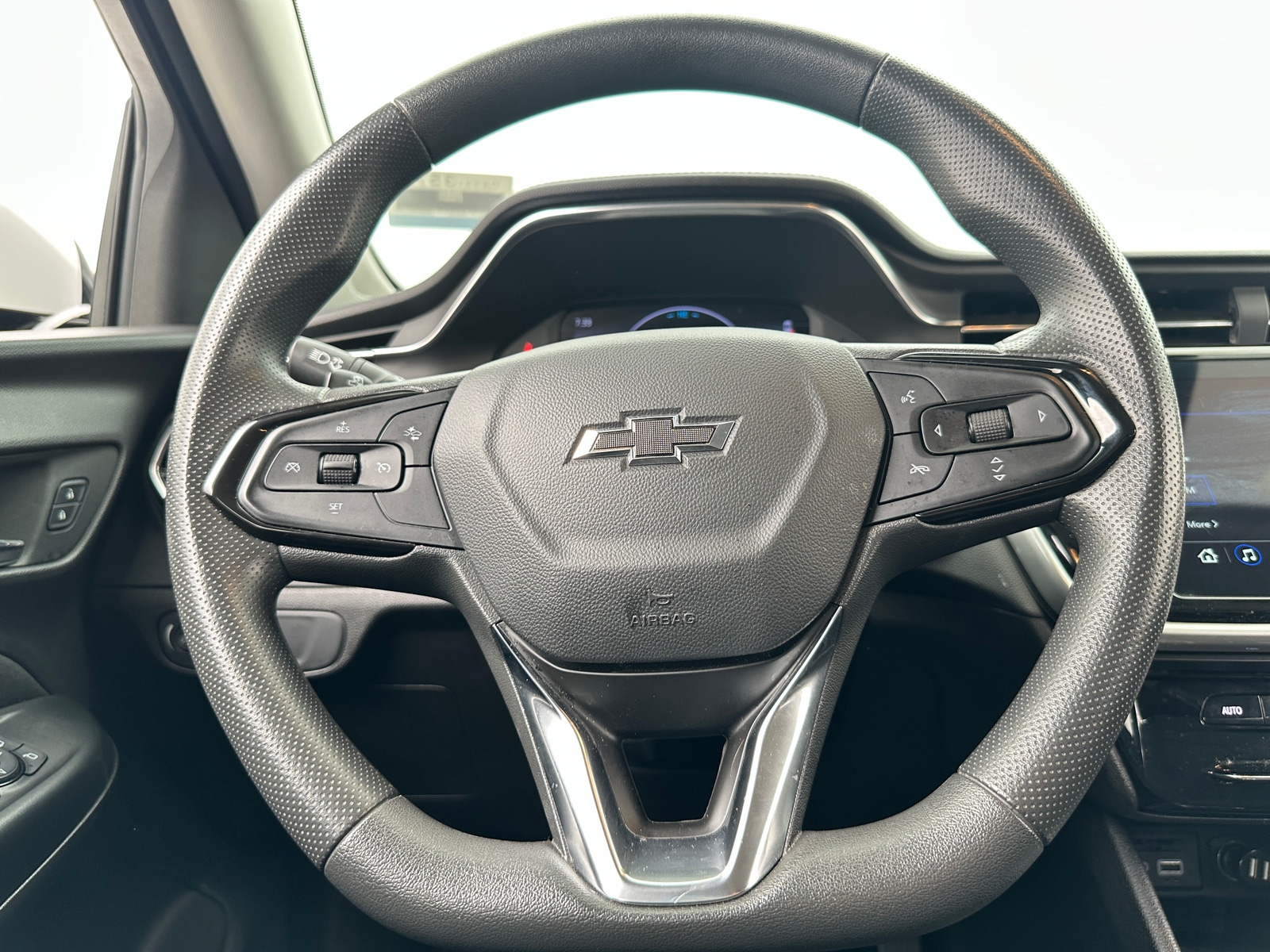 Thumbnail: 2023 Chevrolet Bolt EUV - 5
