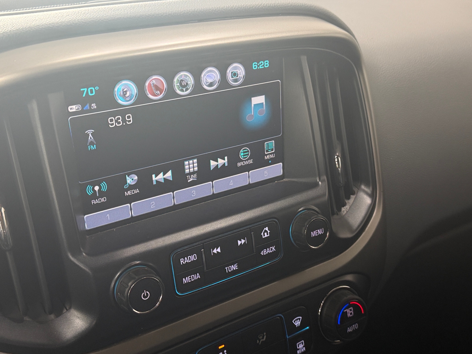 Thumbnail: 2018 Chevrolet Colorado - 4