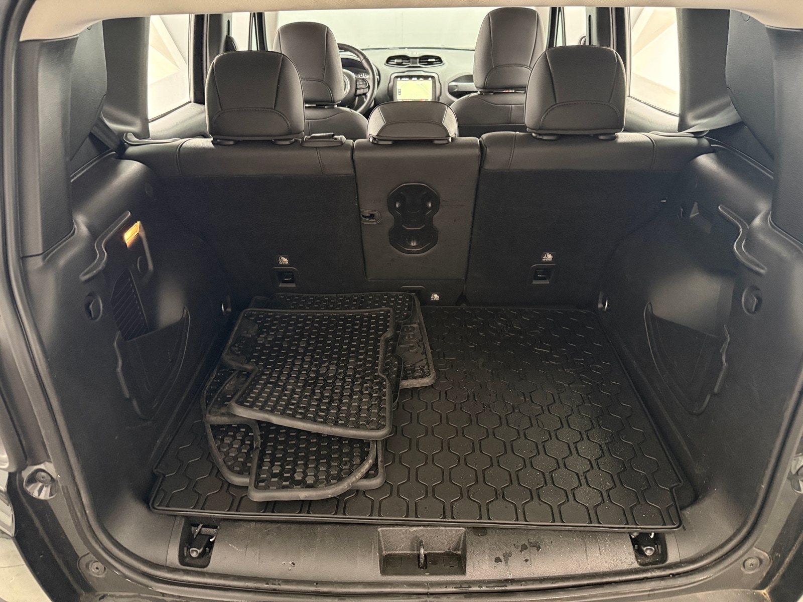 Thumbnail: 2022 Jeep Renegade - 7