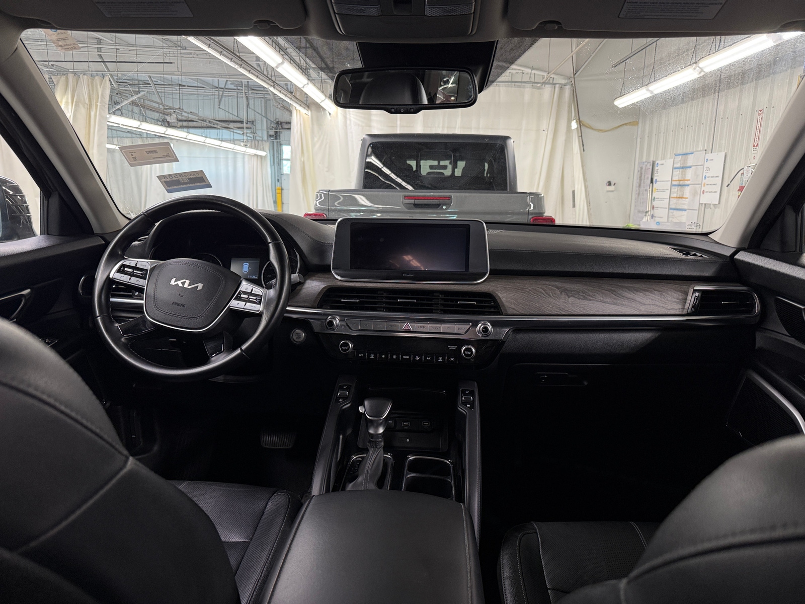 Thumbnail: 2022 Kia Telluride - 2