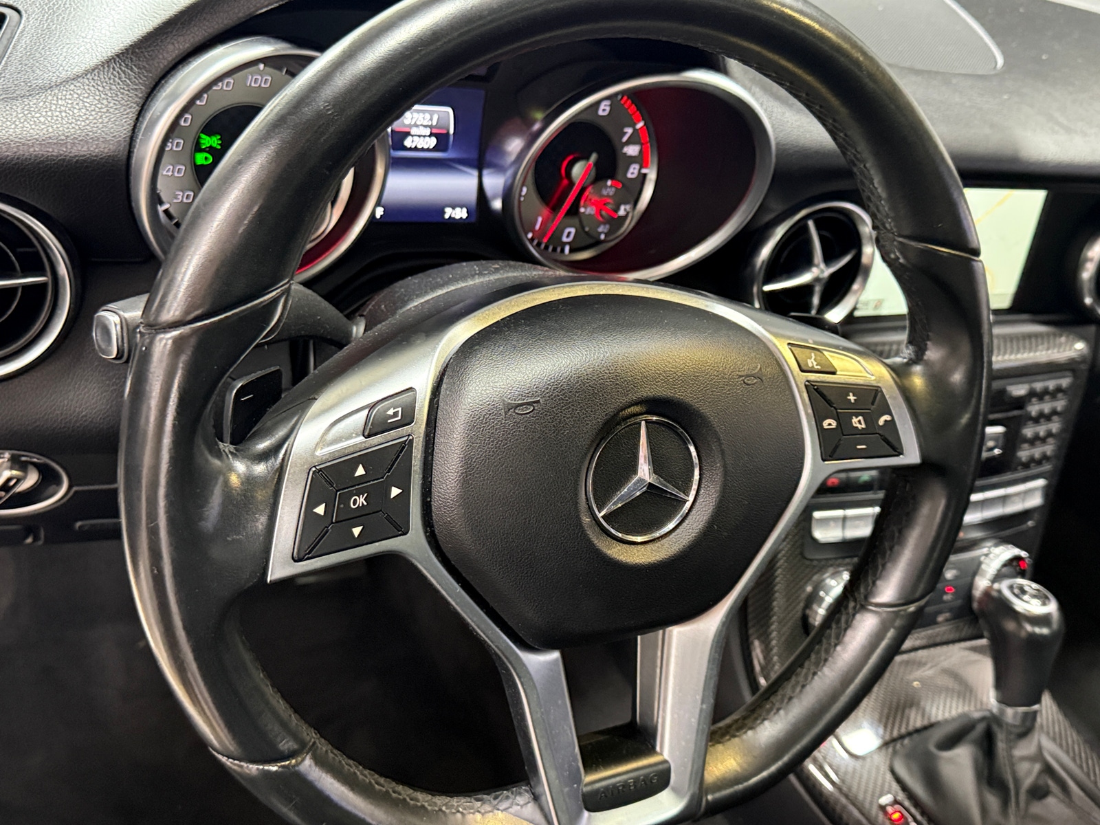 Thumbnail: 2015 Mercedes-Benz SLK - 4