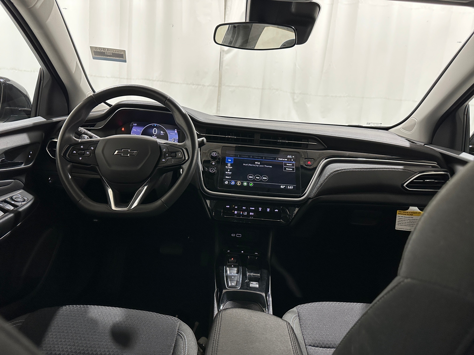 Thumbnail: 2023 Chevrolet Bolt EUV - 3