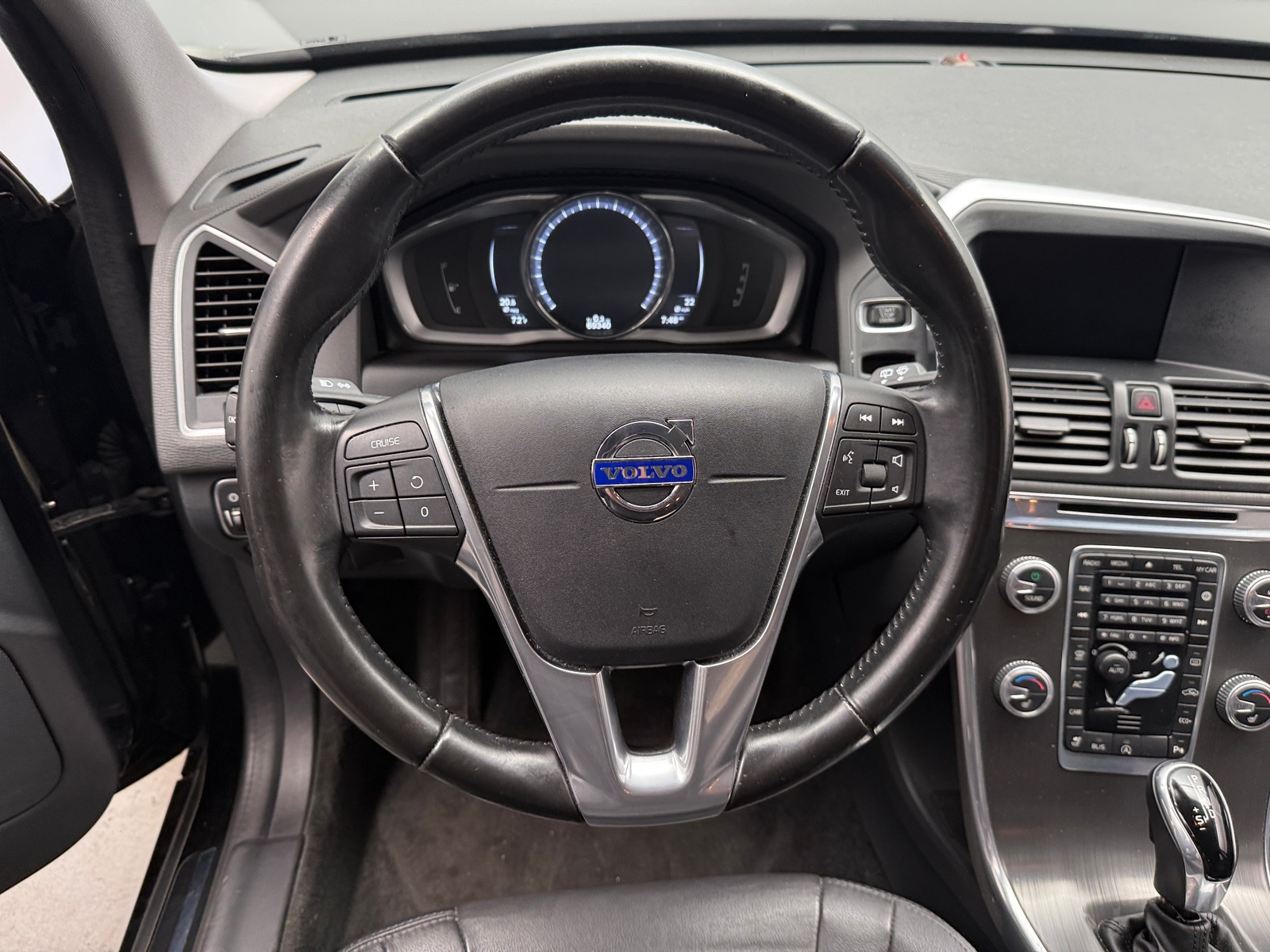 Thumbnail: 2016 Volvo XC60 - 4
