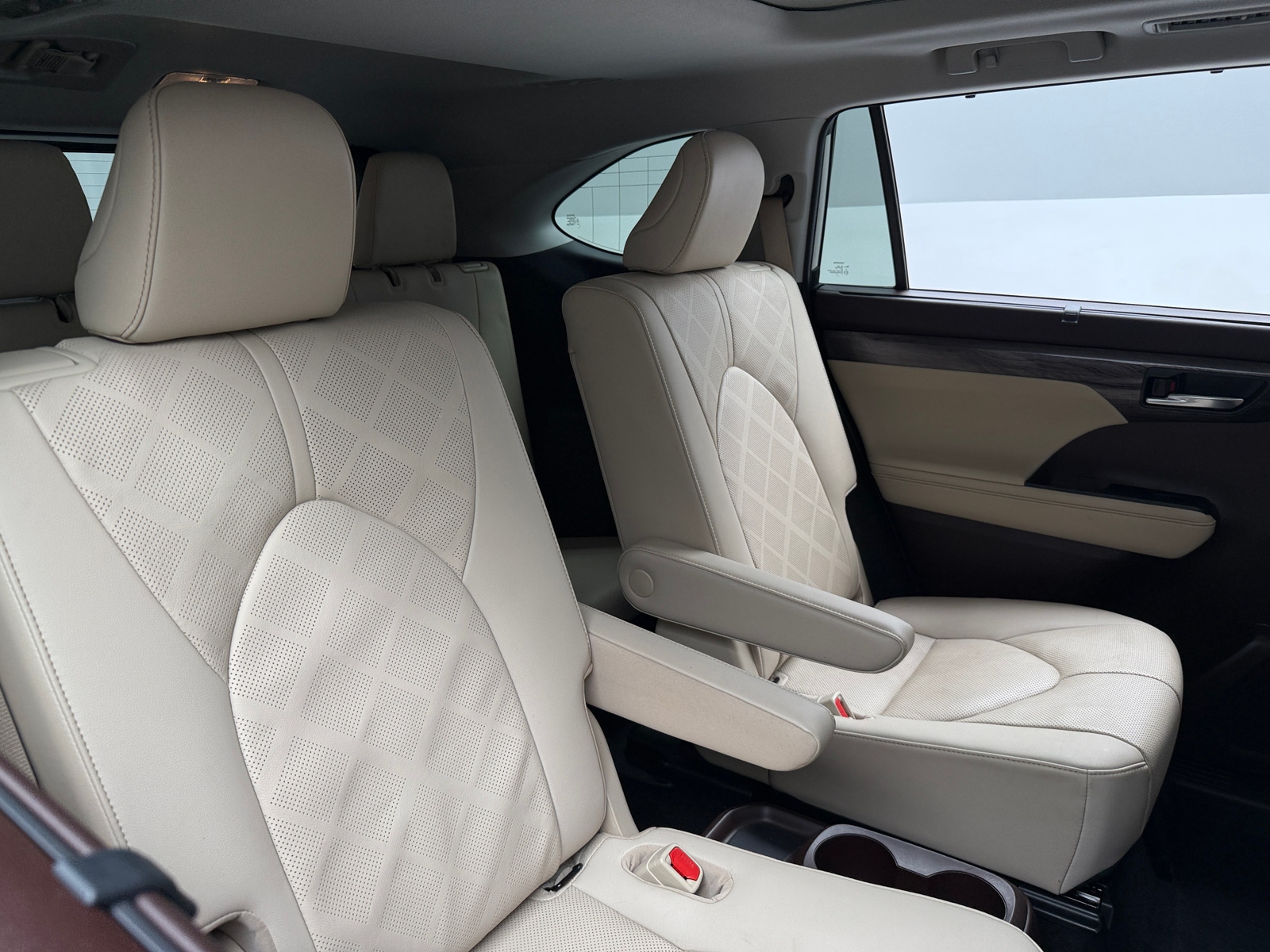 Thumbnail: 2020 Toyota Highlander - 6