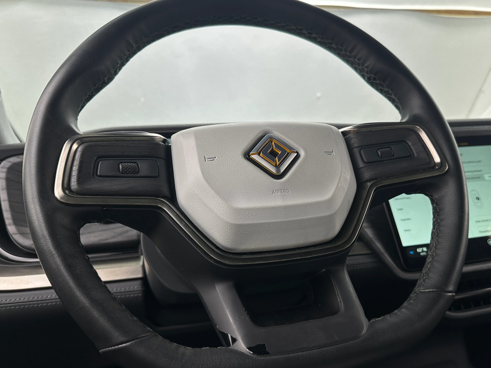 Thumbnail: 2023 Rivian R1S - 4