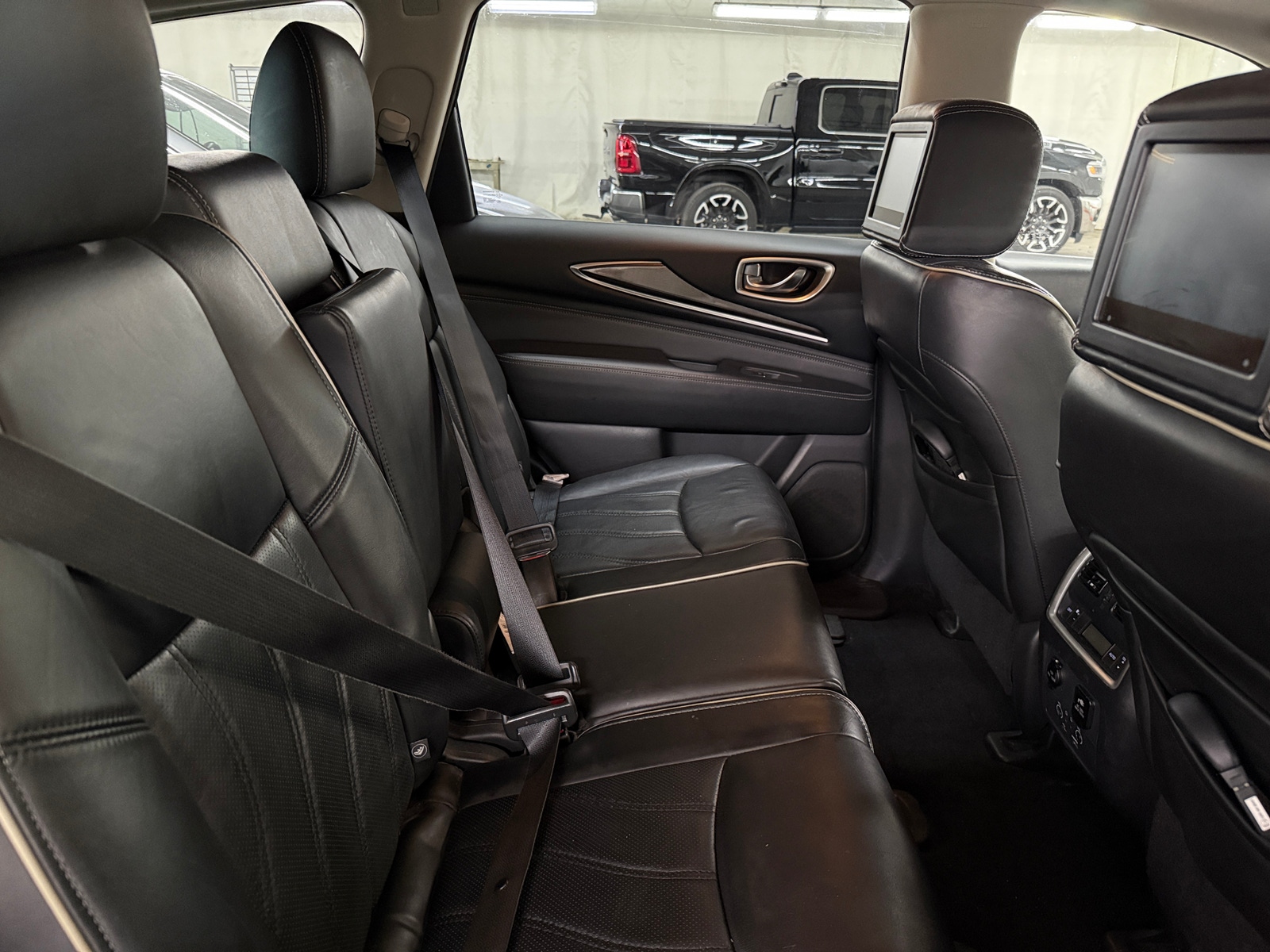Thumbnail: 2017 INFINITI QX60 - 5