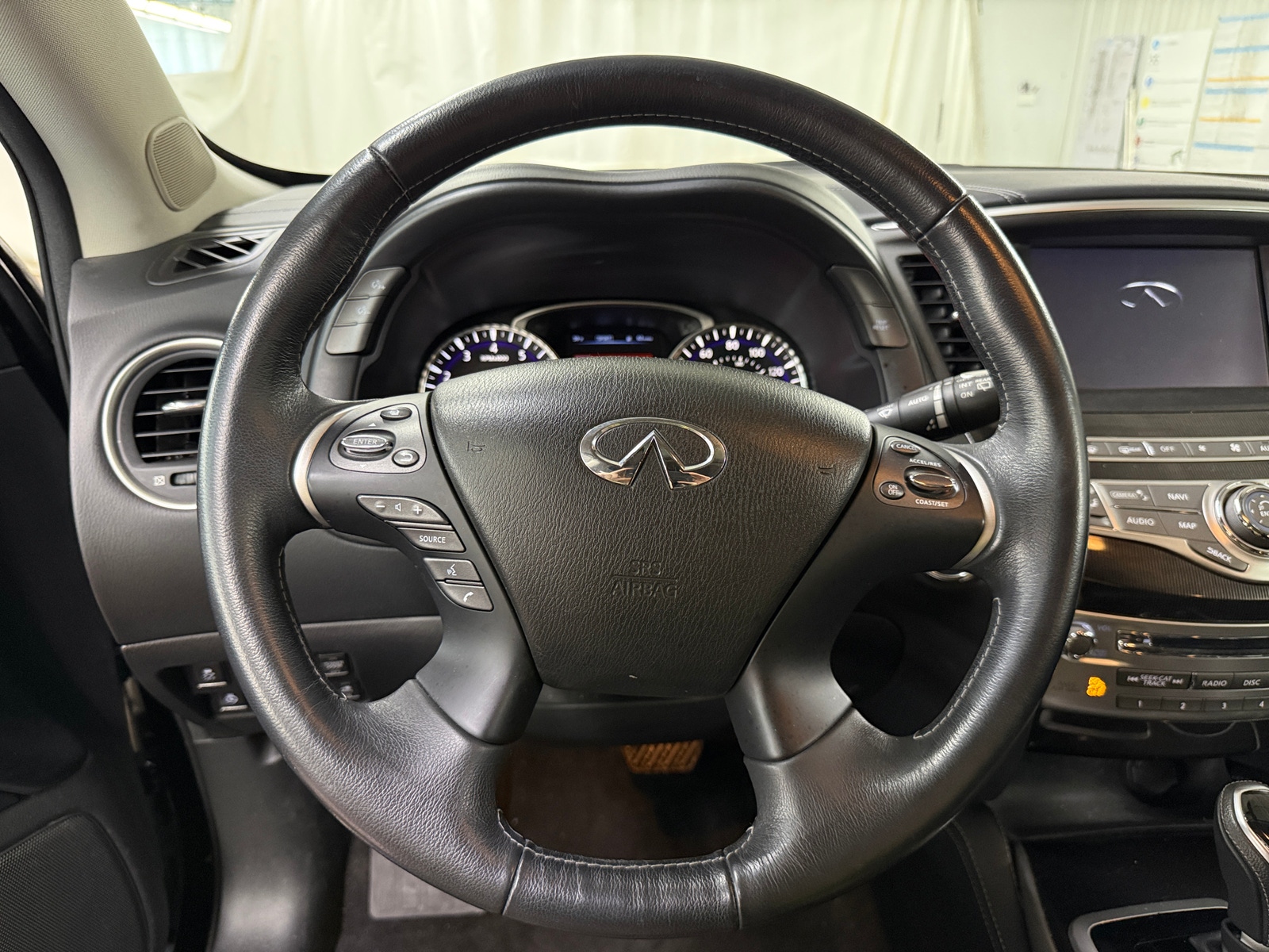 Thumbnail: 2017 INFINITI QX60 - 4