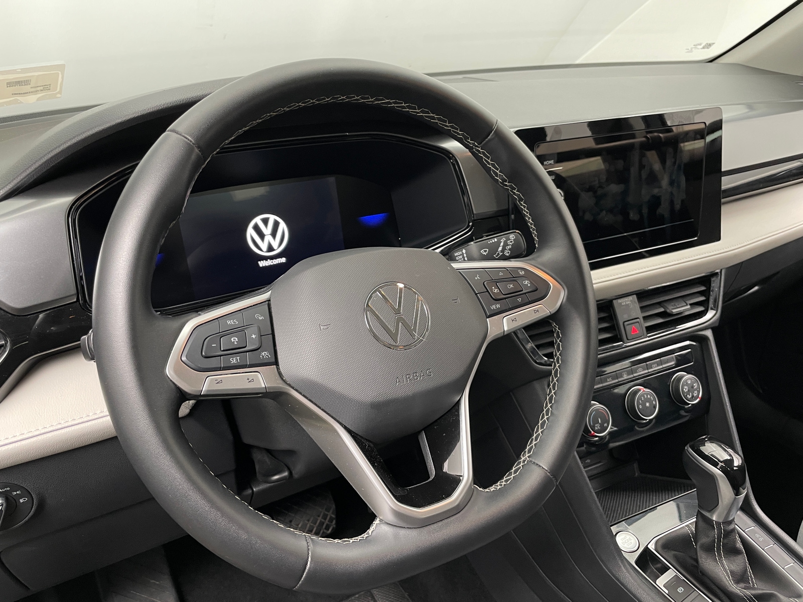 Thumbnail: 2025 Volkswagen Taos - 5
