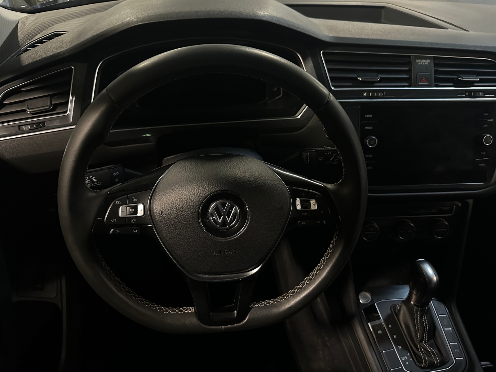 Thumbnail: 2021 Volkswagen Tiguan - 4