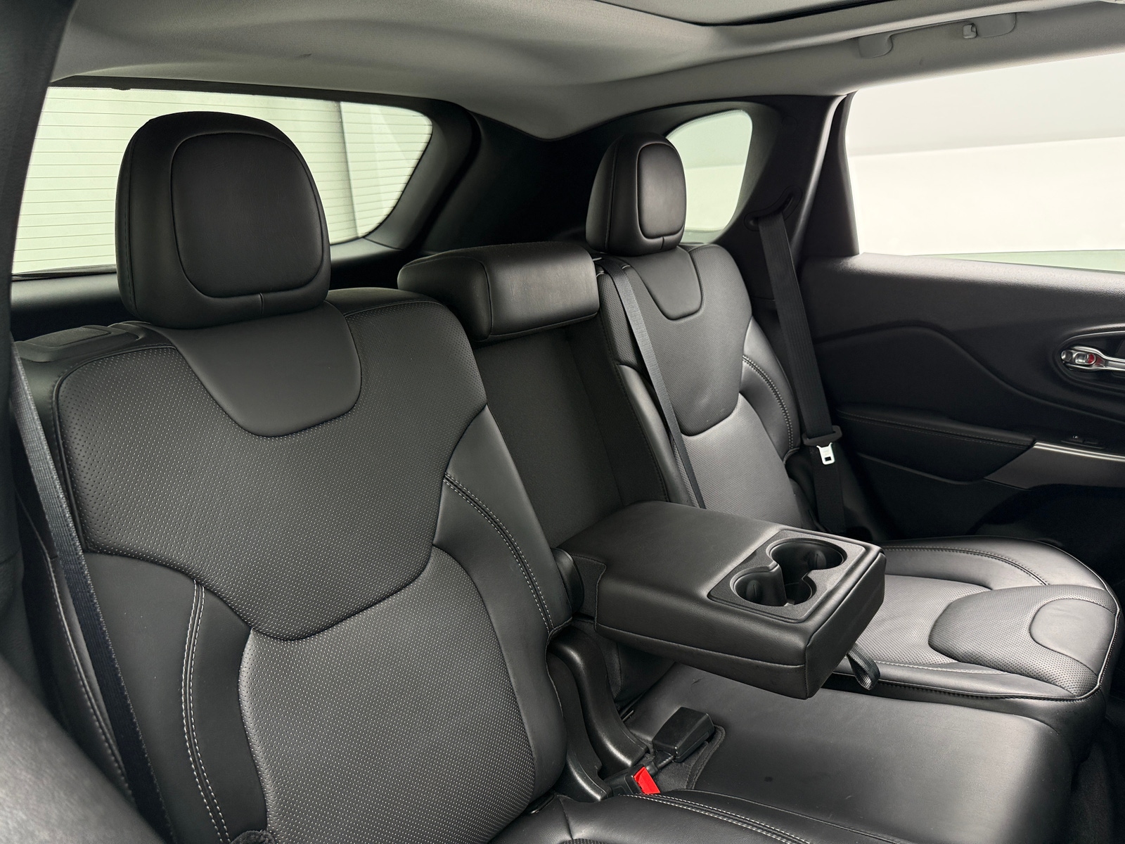 Thumbnail: 2021 Jeep Cherokee - 5