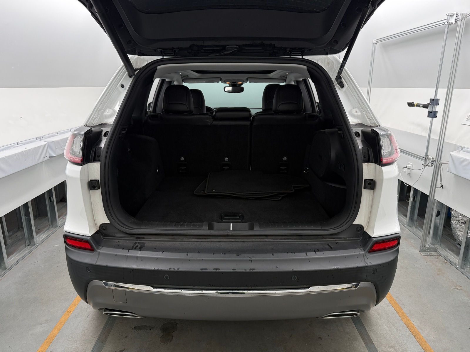 Thumbnail: 2021 Jeep Cherokee - 6