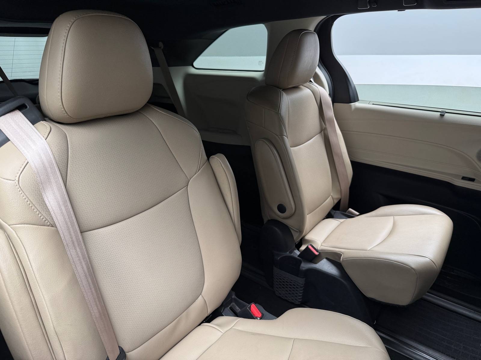Thumbnail: 2021 Toyota Sienna - 5