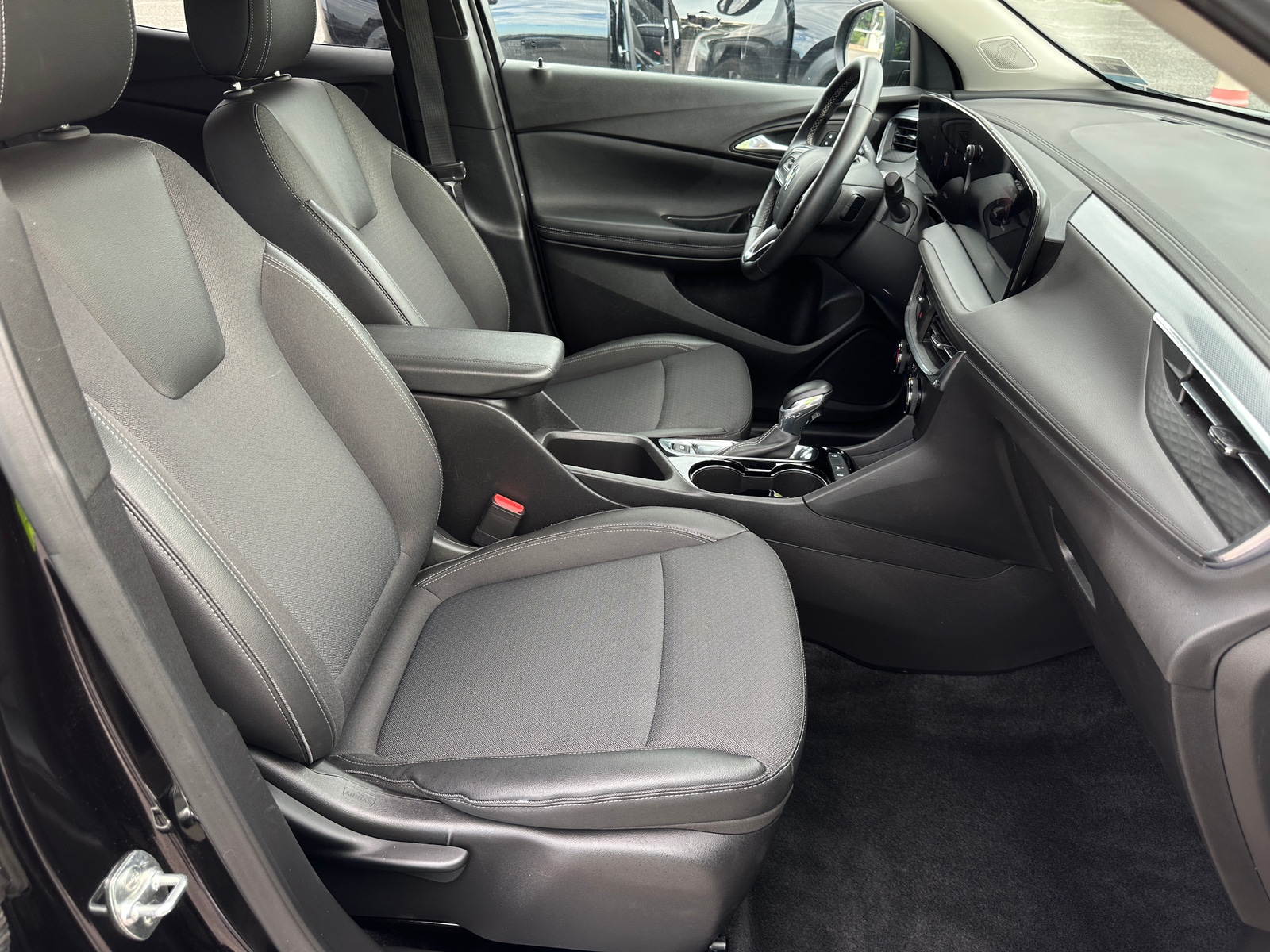 Thumbnail: 2025 Buick Encore GX - 2