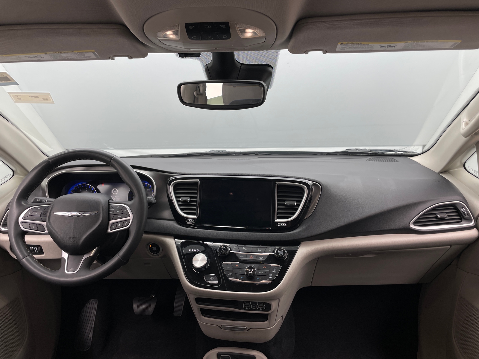 Thumbnail: 2024 Chrysler Pacifica - 3