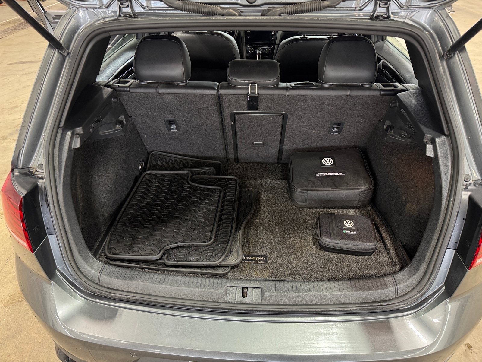 Thumbnail: 2019 Volkswagen Golf - 6