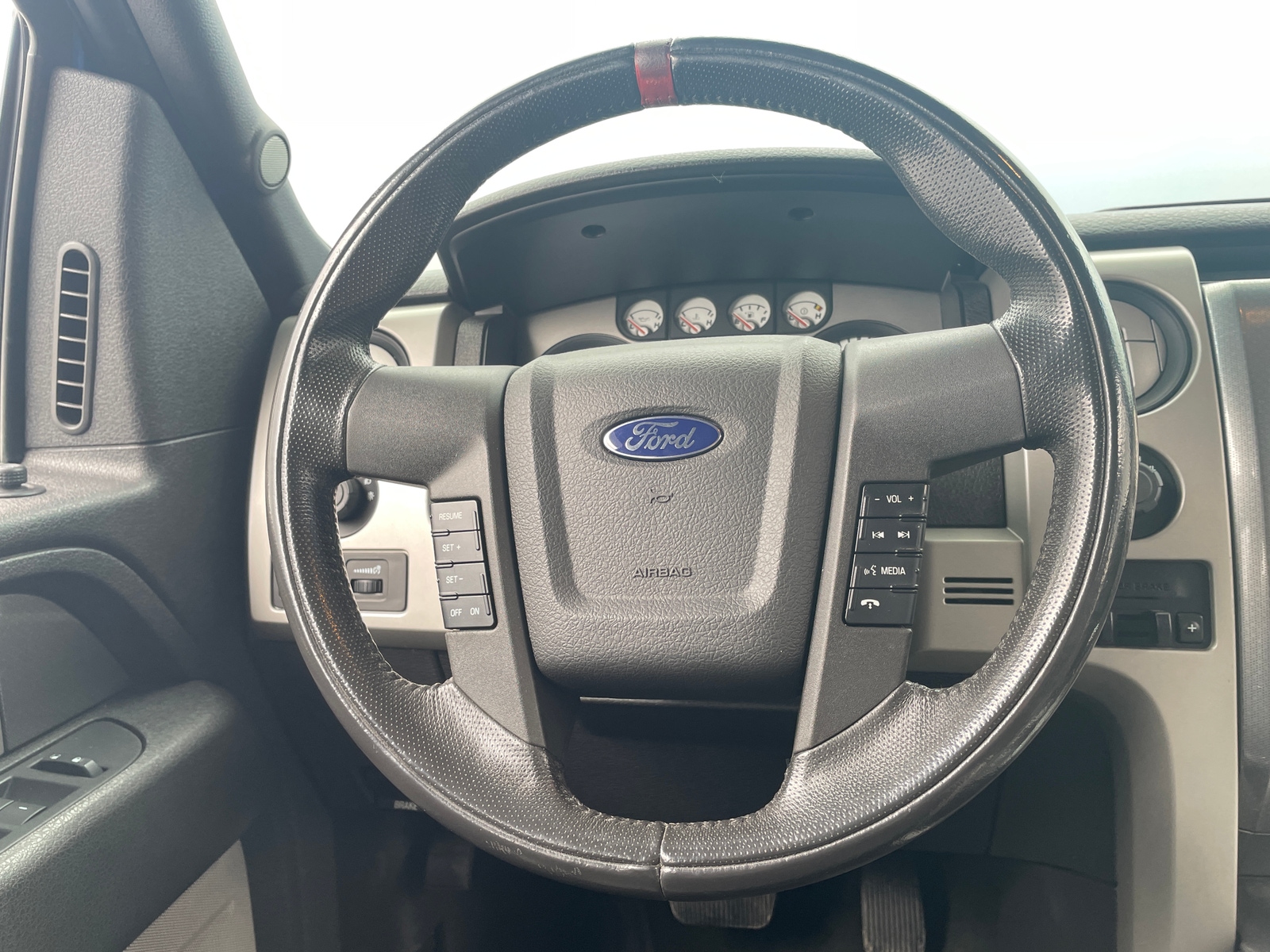 Thumbnail: 2010 Ford Econoline - 4