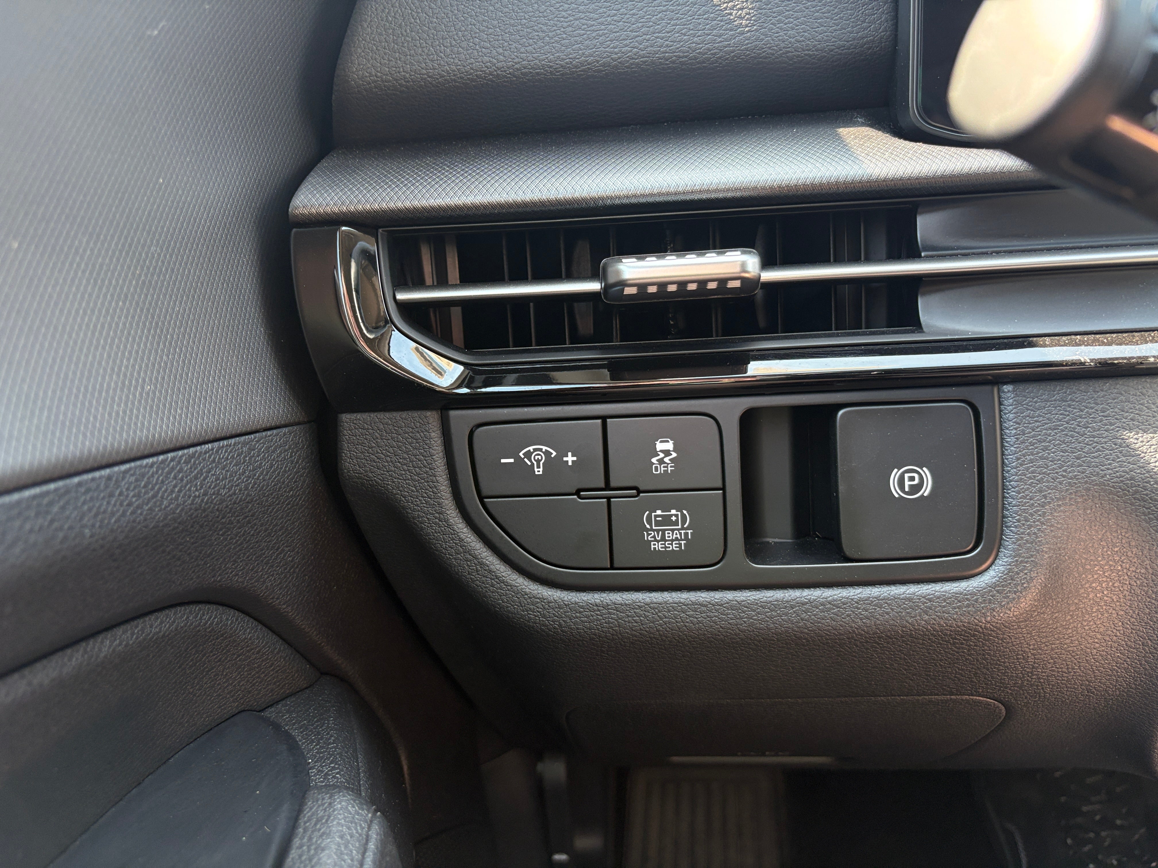 2026 Kia Sportage S Hybrid - Photo 11