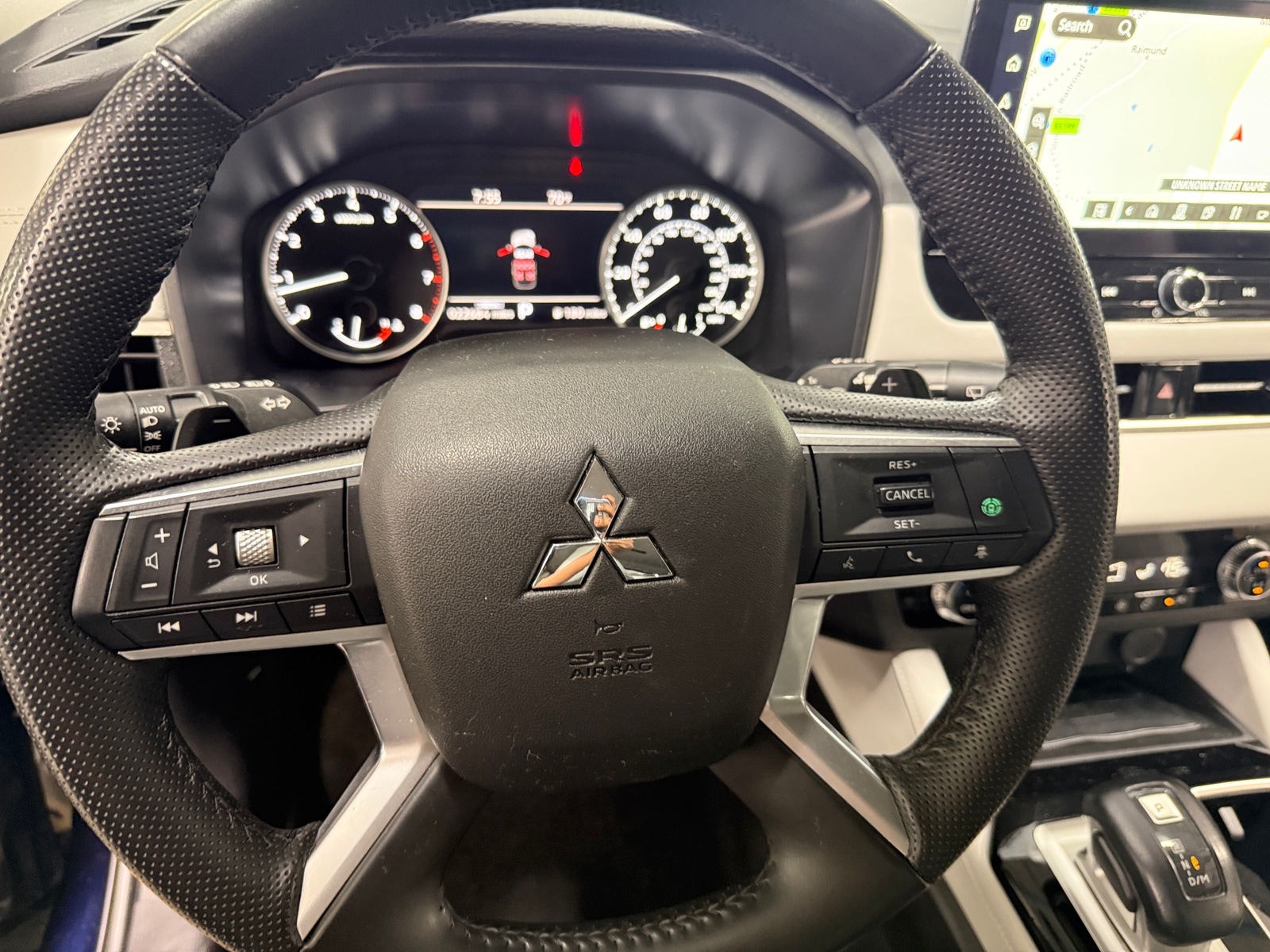 Thumbnail: 2025 Mitsubishi Outlander - 4