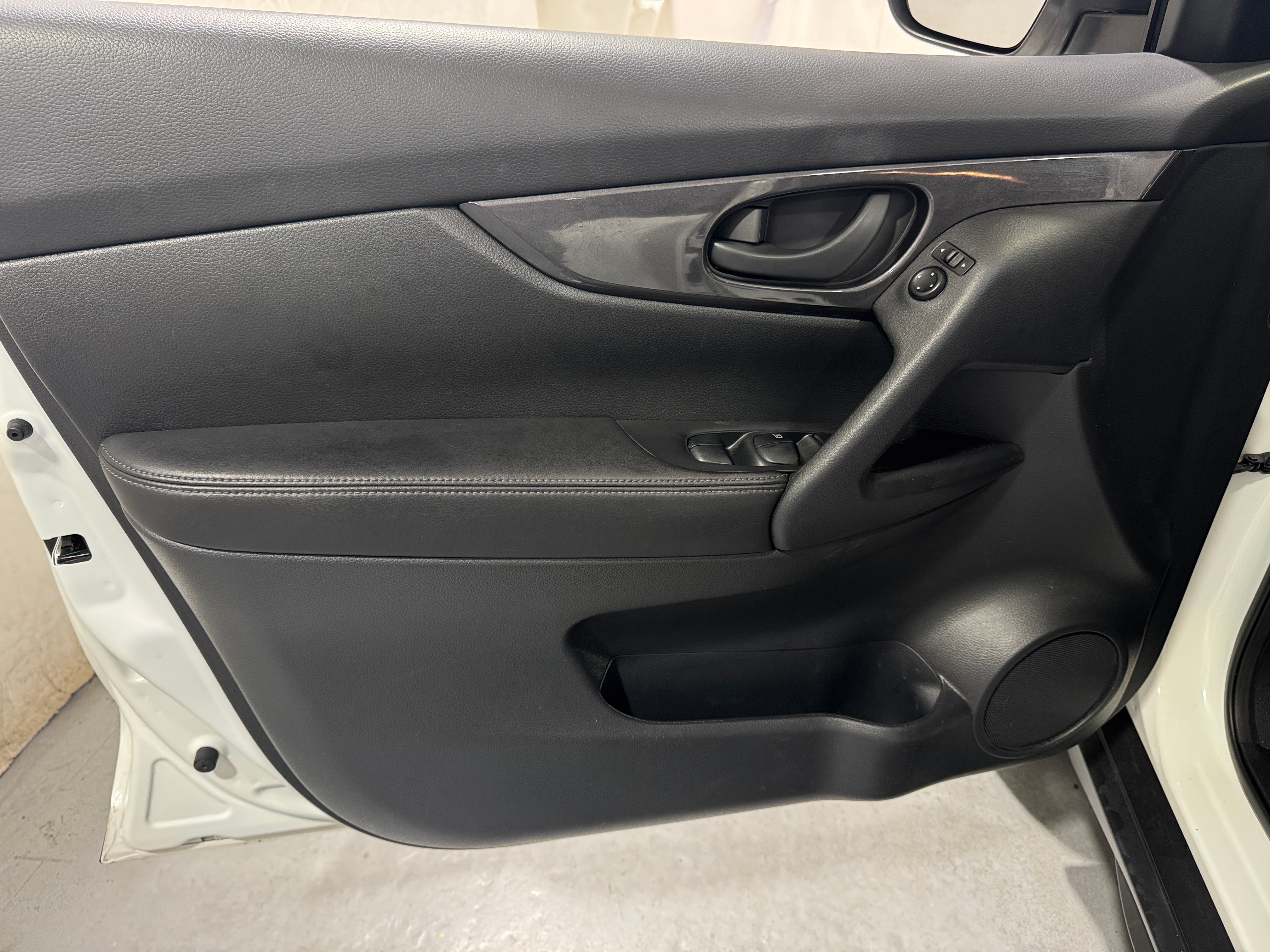 Used 2020 Nissan Rogue S with VIN 5N1AT2MT6LC752733 for sale in Colonial Heights, VA